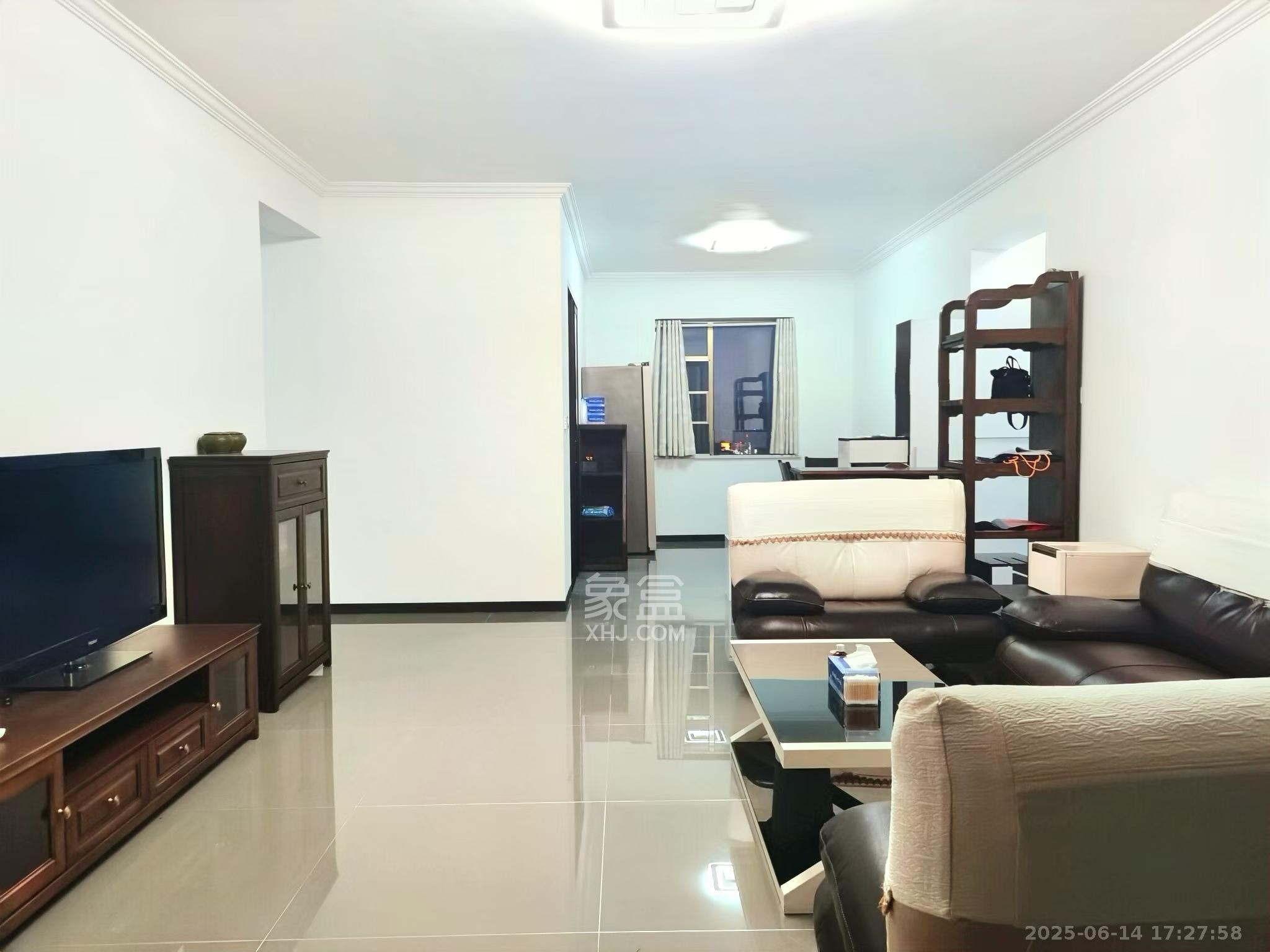 江山帝景雅典  4室2厅2卫    3900.0元/月 江山帝景雅典  4室2厅2卫    3900.0元/月室内图1