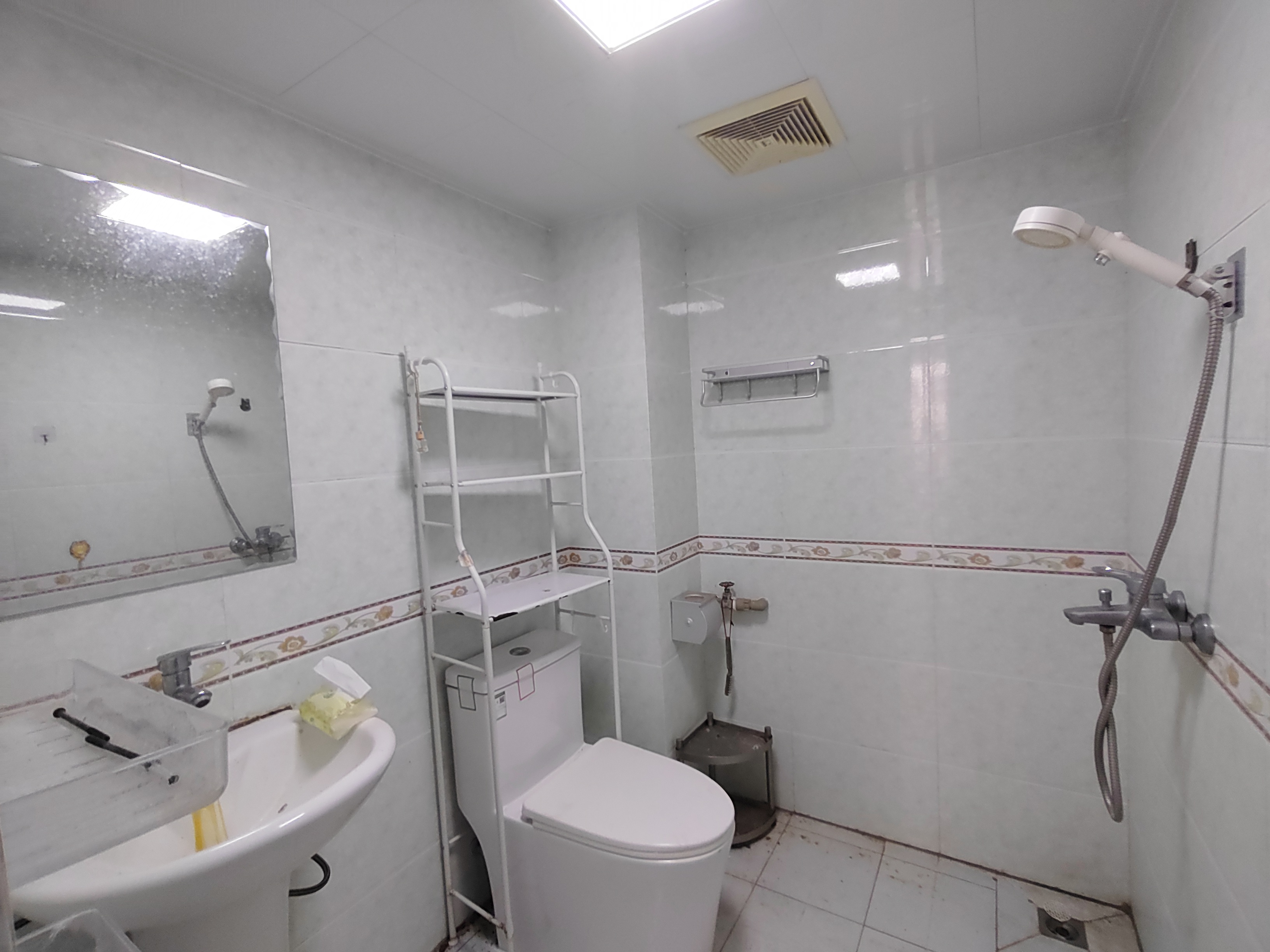 侨诚花园 2室1厅1卫 2100.0元/月 侨诚花园 2室1厅1卫 2100.0元/月室内图