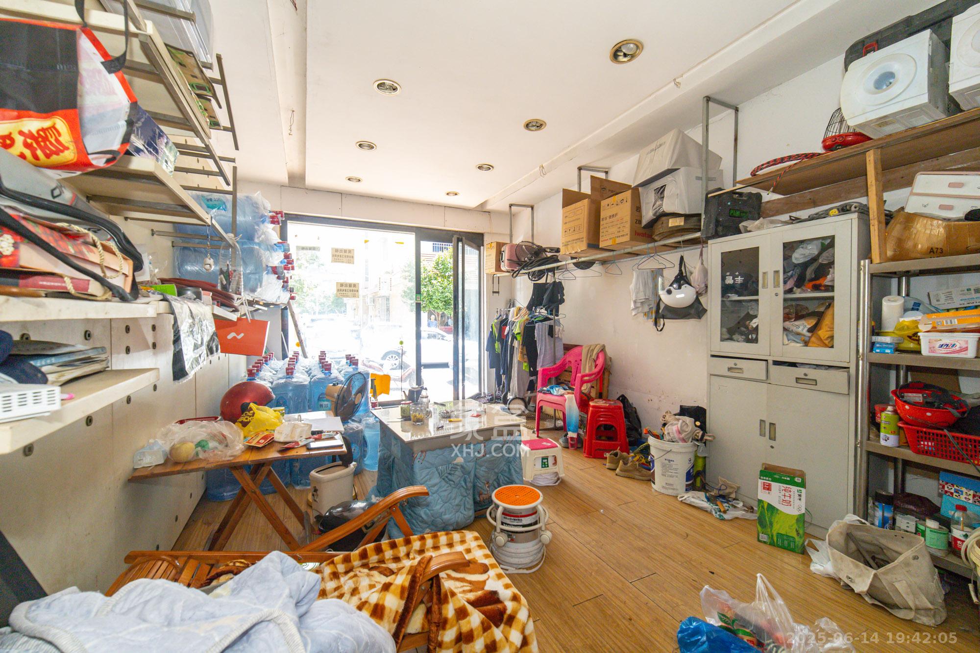 星沙三区 8室0厅4卫 108.0万 星沙三区 8室0厅4卫 108.0万客厅