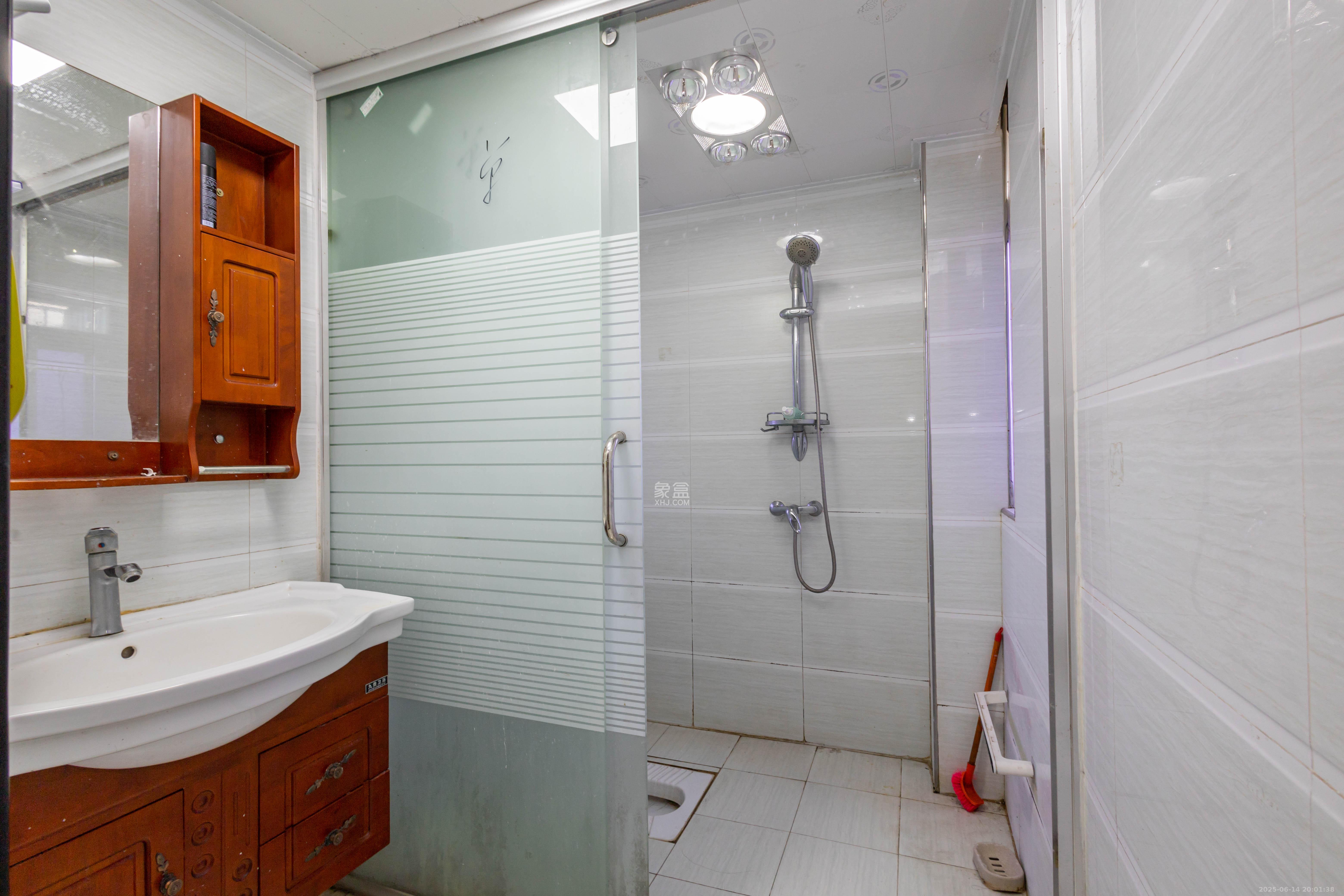 博雅湘水湾  2室2厅1卫    46.0万 博雅湘水湾  2室2厅1卫    46.0万卫生间