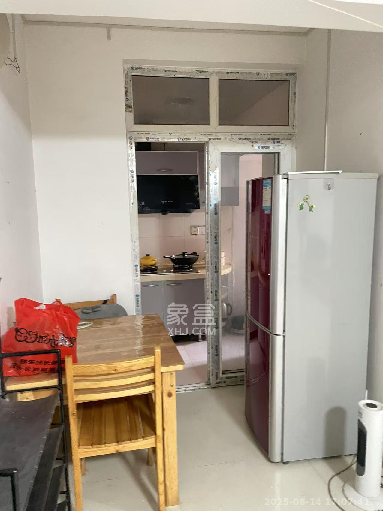 鼎丰前城  2室2厅1卫   1700.00元/月室内图
