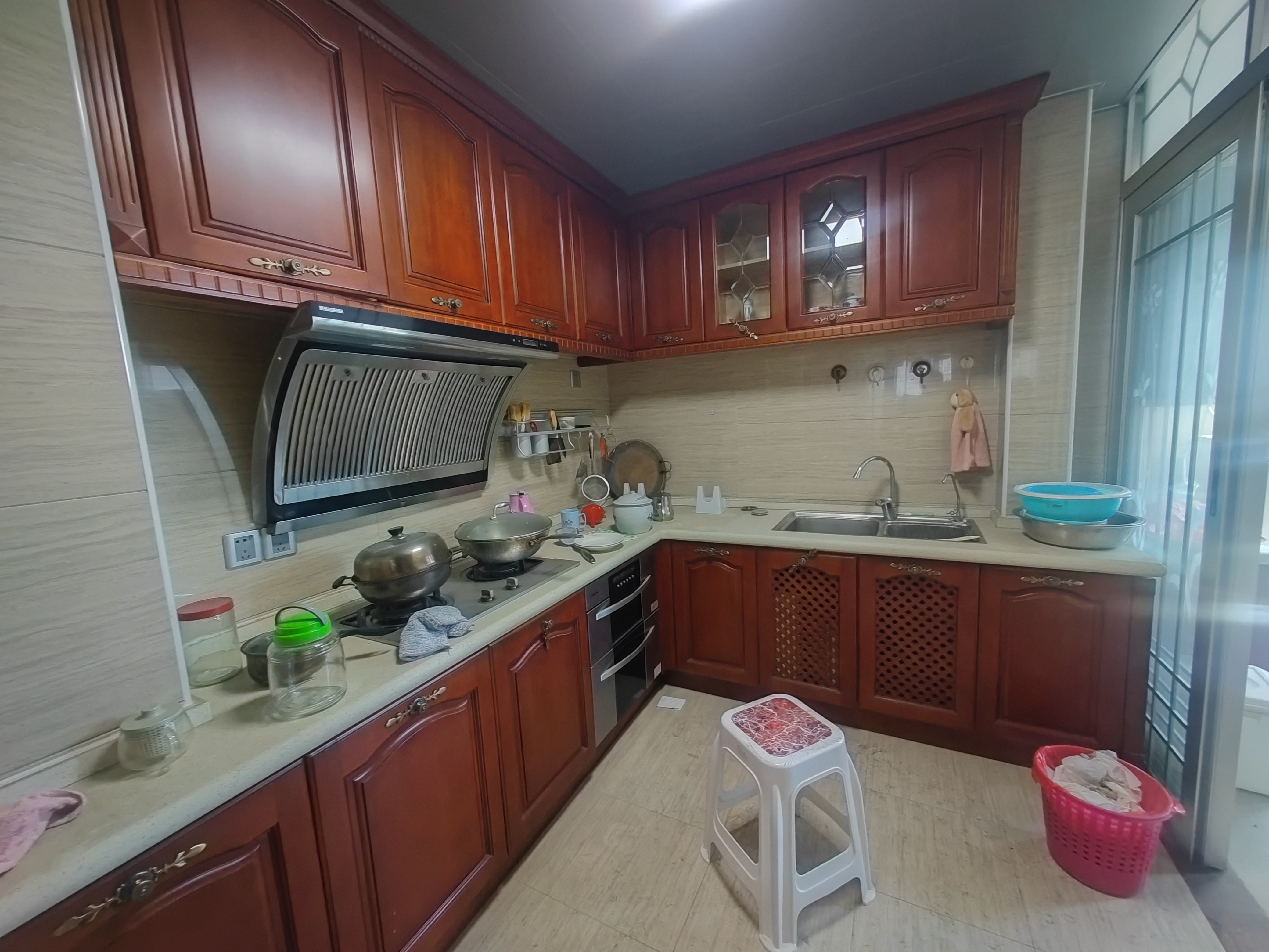 南苑上和一期 4室2厅2卫 89.8万 南苑上和一期 4室2厅2卫 89.8万客厅