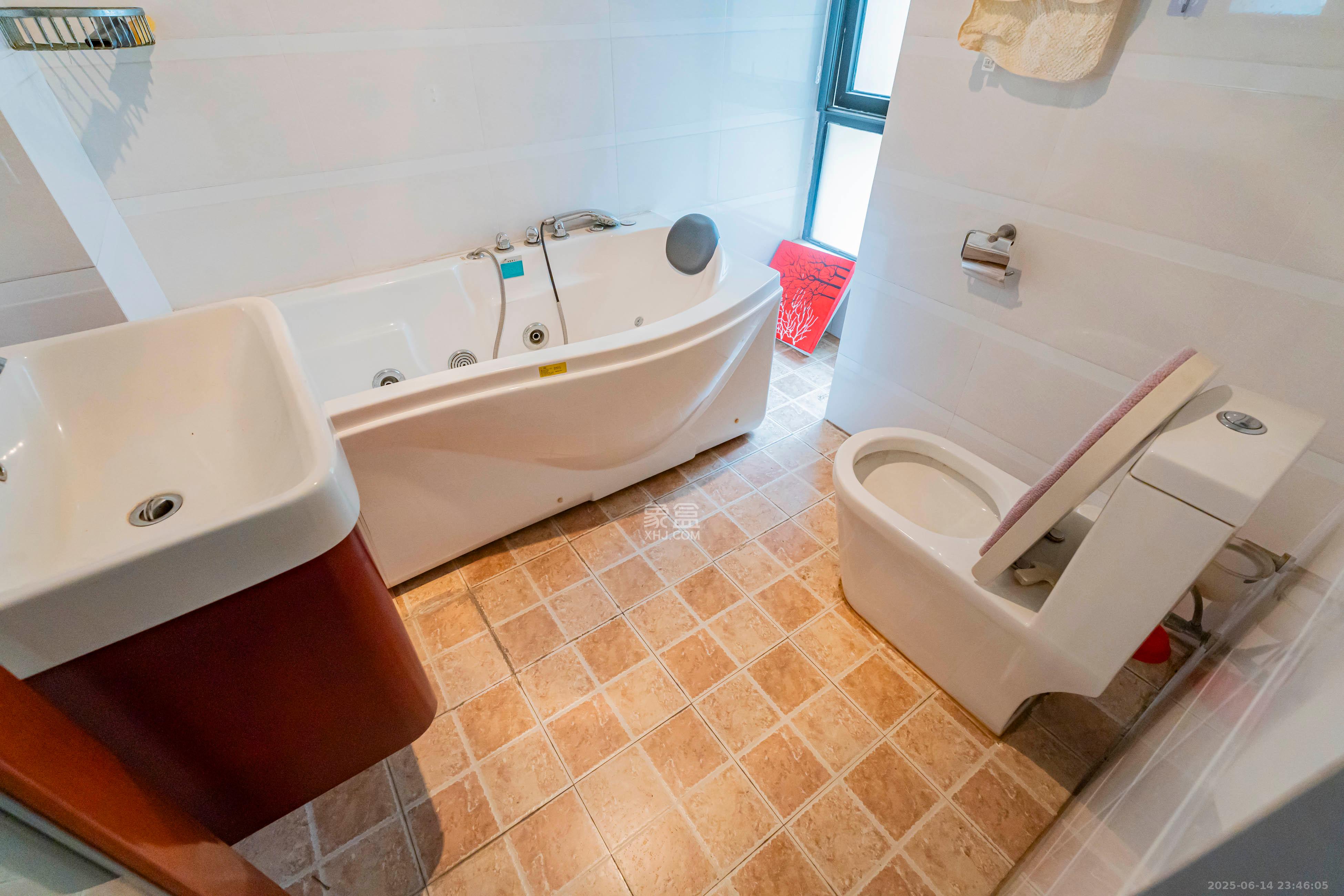 归心苑  3室2厅2卫    118.6万 归心苑  3室2厅2卫    118.6万卫生间