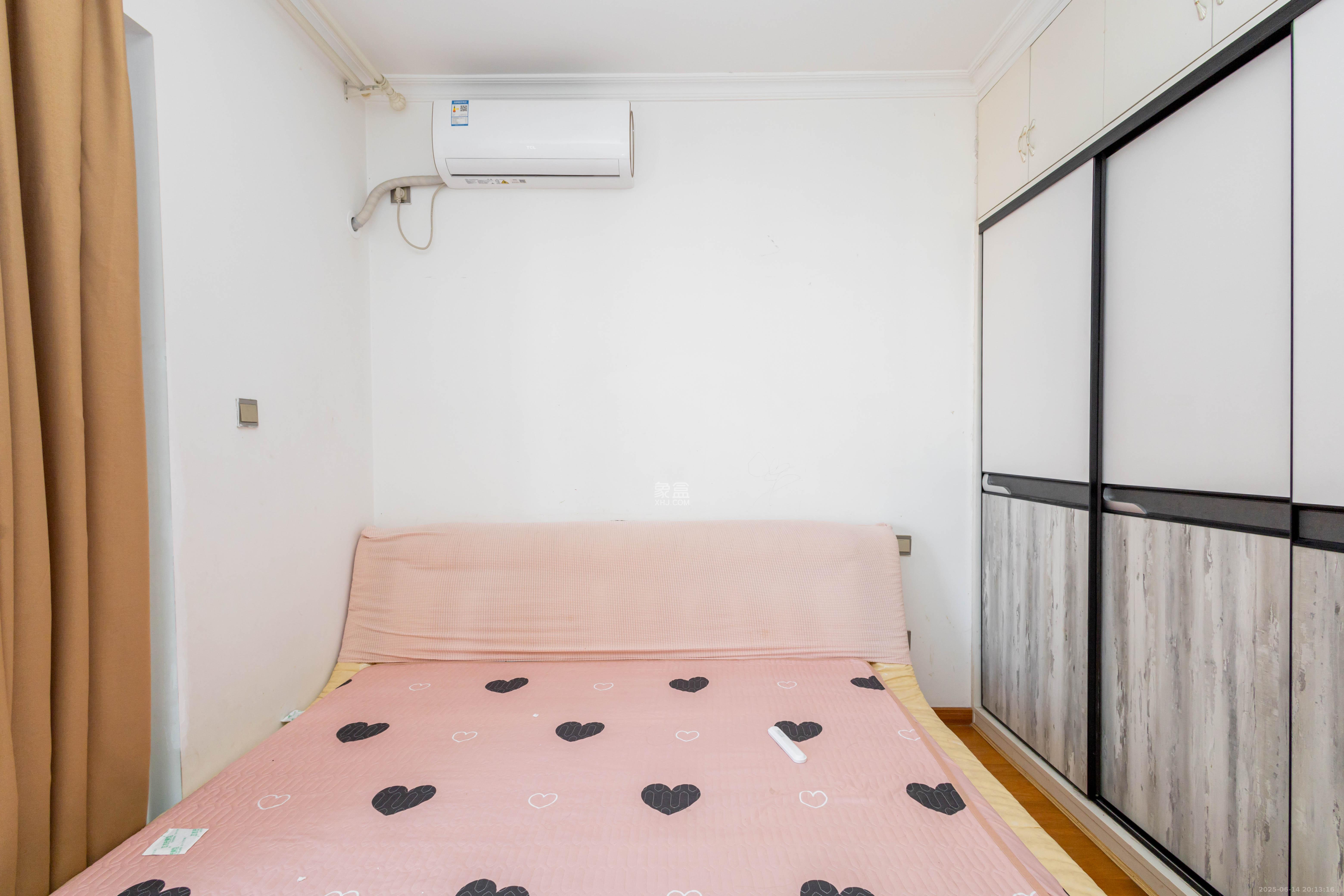 中国铁建国际城二期 2室2厅1卫 42.0万 中国铁建国际城二期 2室2厅1卫 42.0万卧室