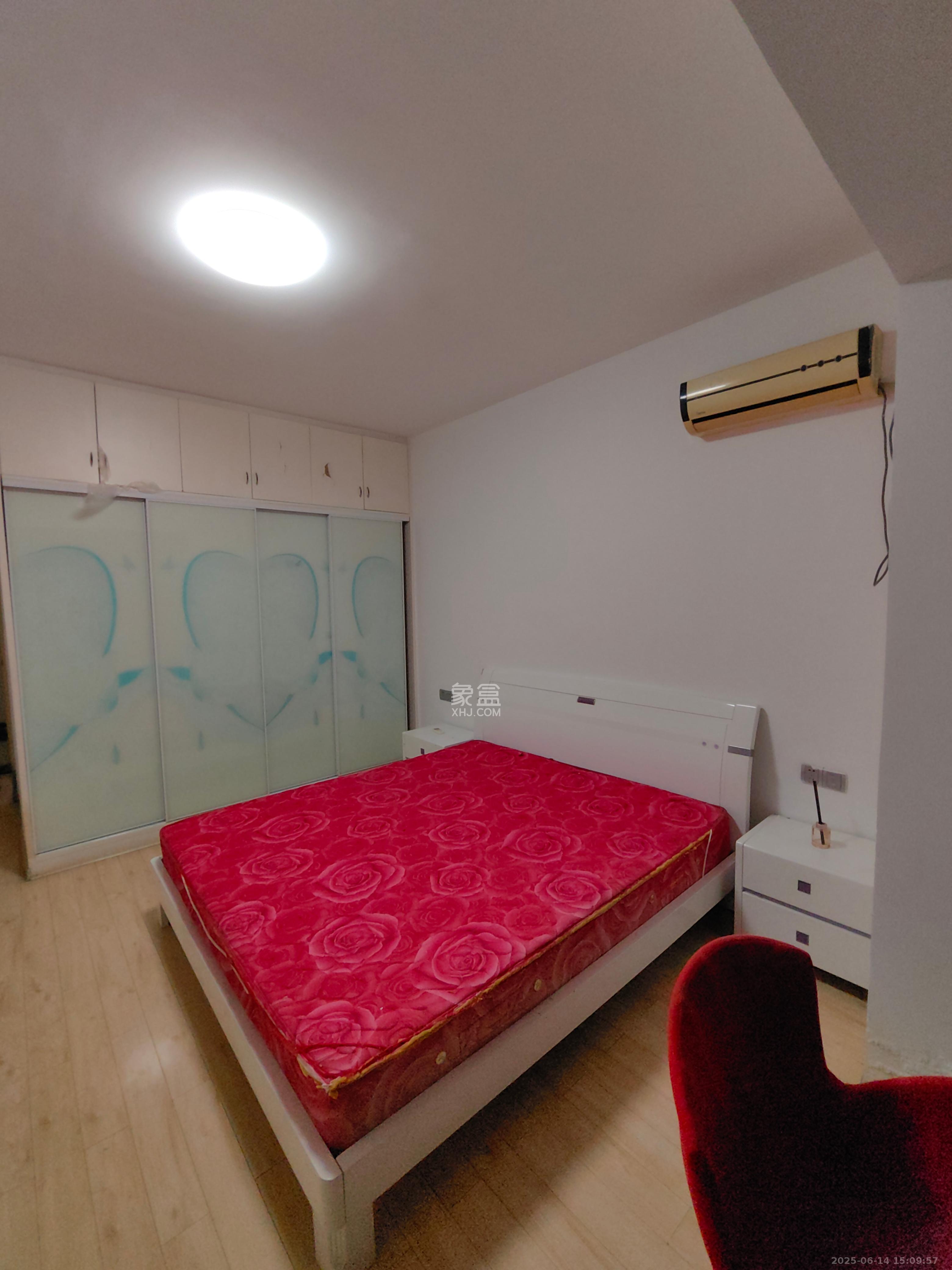 望兴景园一期 3室2厅1卫 2400.0元/月 望兴景园一期 3室2厅1卫 2400.0元/月室内图