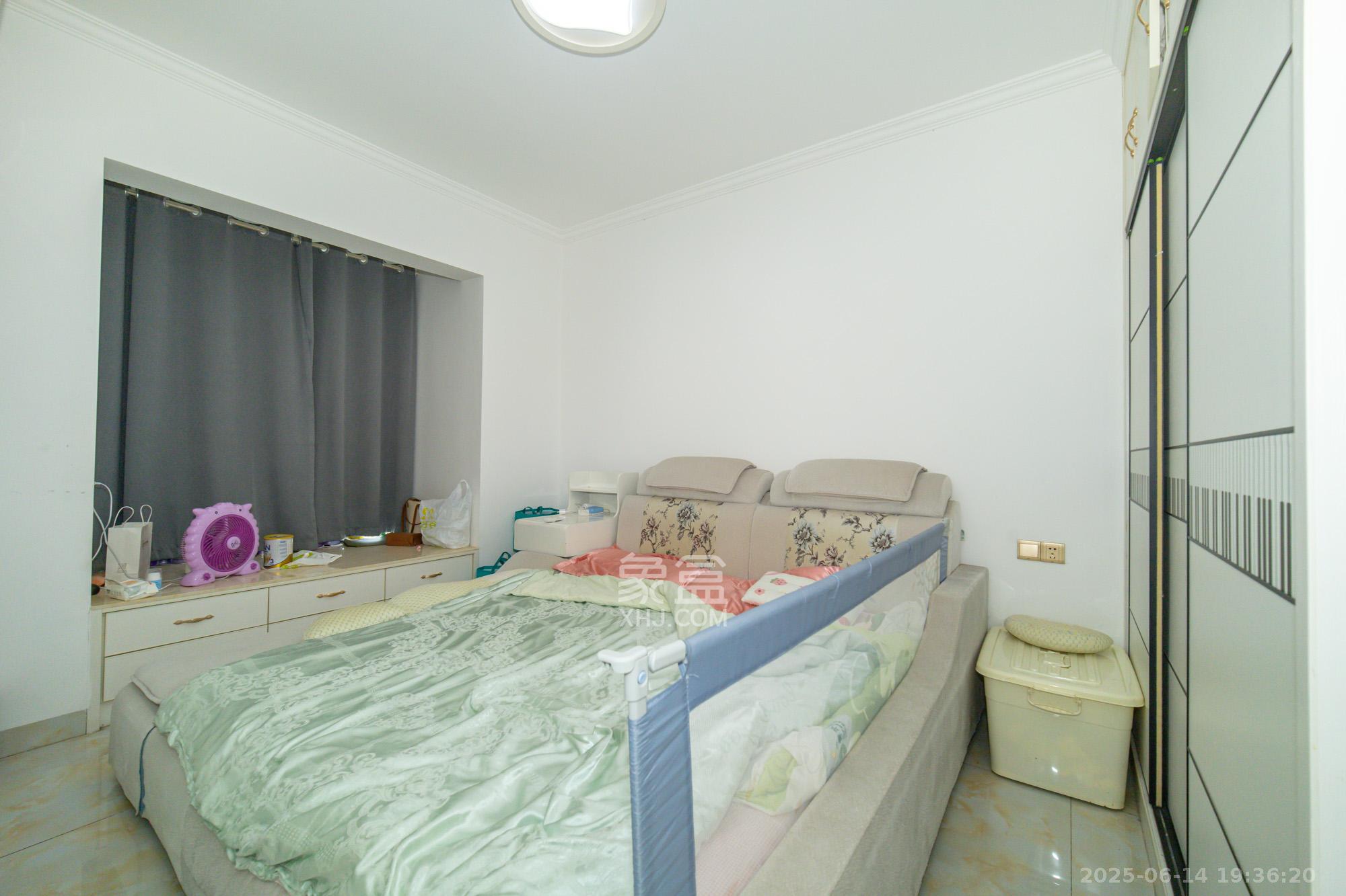 楚天世纪城西苑 2室2厅1卫 49.8万 楚天世纪城西苑 2室2厅1卫 49.8万卧室