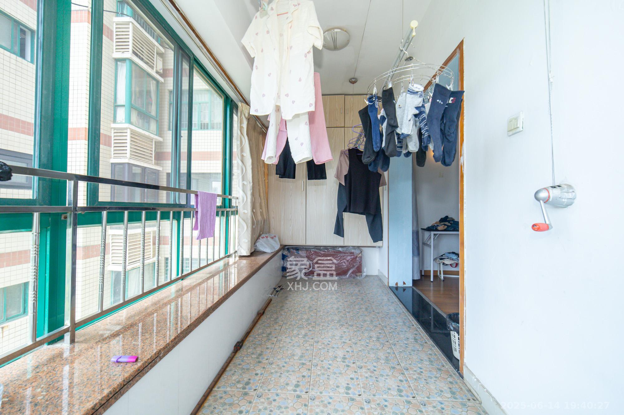 明城公寓 4室2厅2卫 100.0万 明城公寓 4室2厅2卫 100.0万阳台