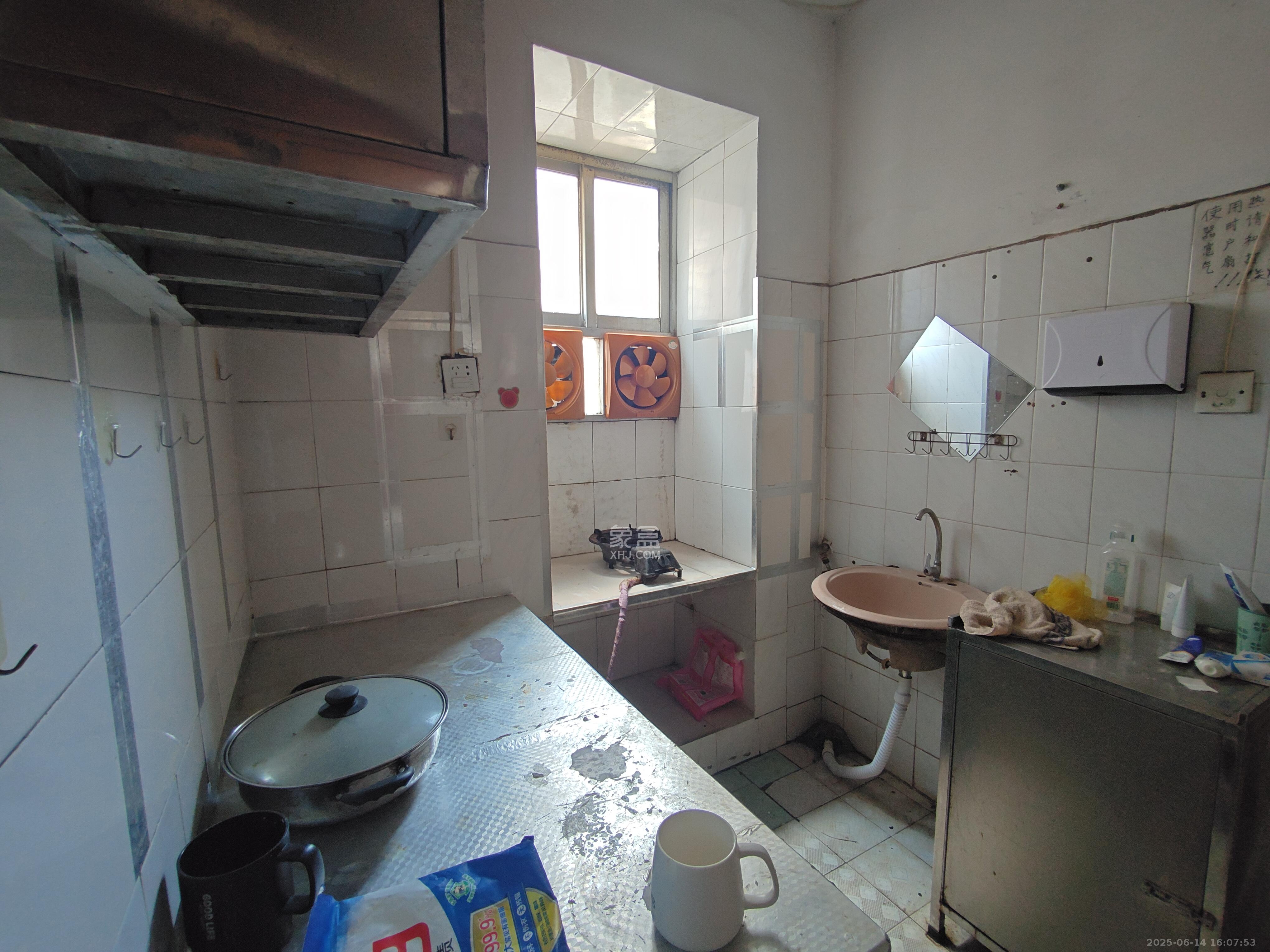 希圣园 1室0厅0卫 1600.0元/月 希圣园 1室0厅0卫 1600.0元/月室内图