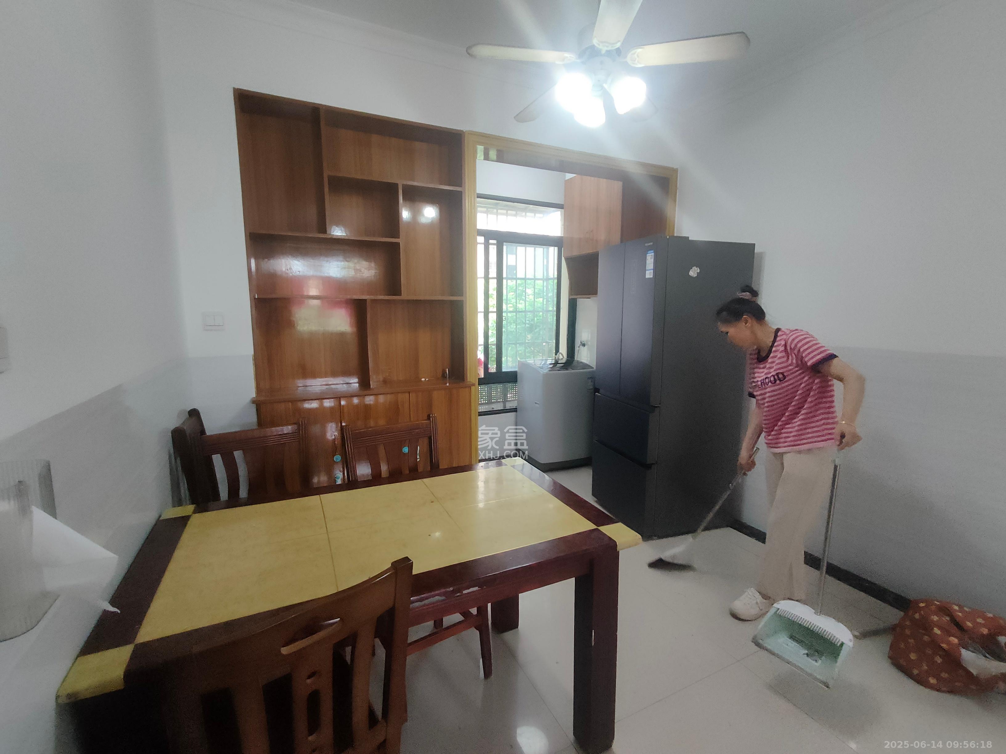 嘉顺苑 4室2厅2卫 2400.0元/月 嘉顺苑 4室2厅2卫 2400.0元/月室内图