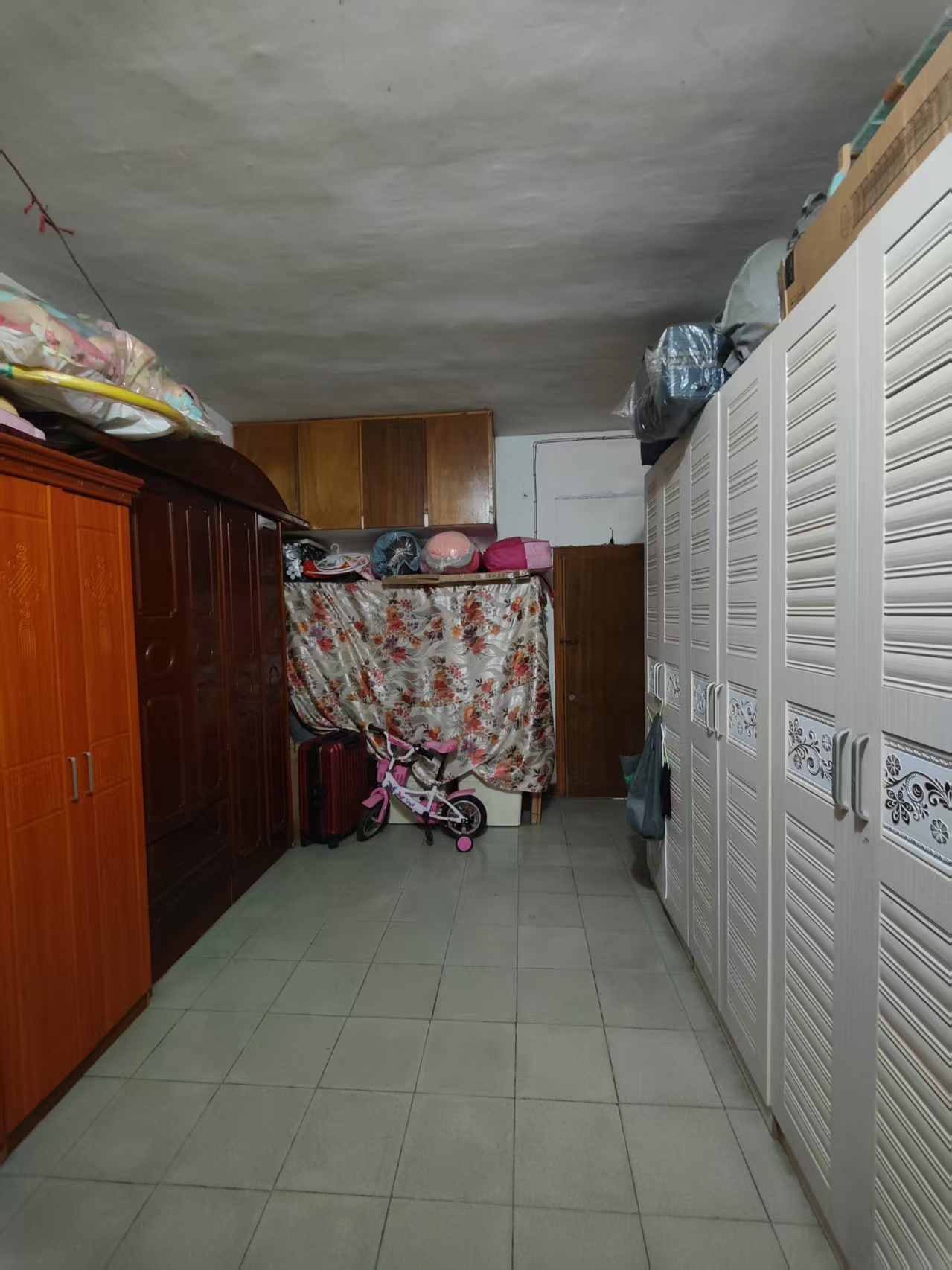 娄底宾馆家属楼 4室2厅1卫 39.8万 娄底宾馆家属楼 4室2厅1卫 39.8万客厅