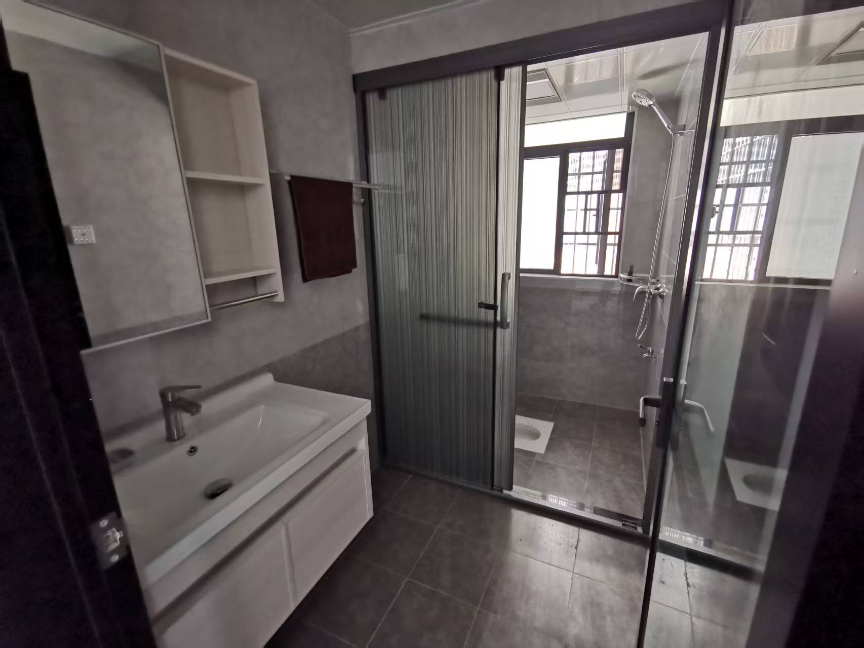 兴质苑住宅小区 3室2厅2卫 2000.0元/月 兴质苑住宅小区 3室2厅2卫 2000.0元/月室内图