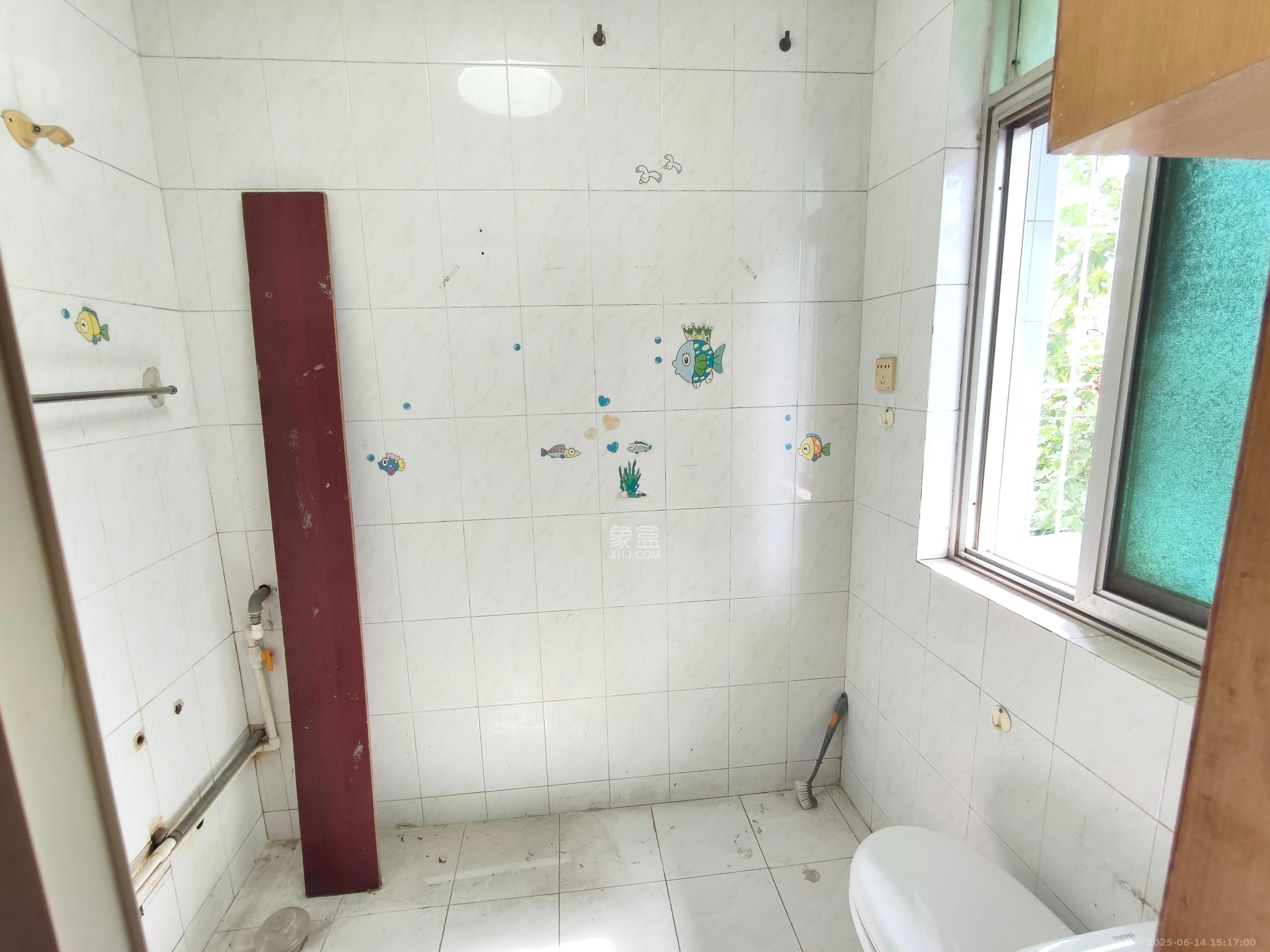 复兴街(陈家巷)散盘 4室2厅2卫 2500.0元/月 复兴街(陈家巷)散盘 4室2厅2卫 2500.0元/月室内图