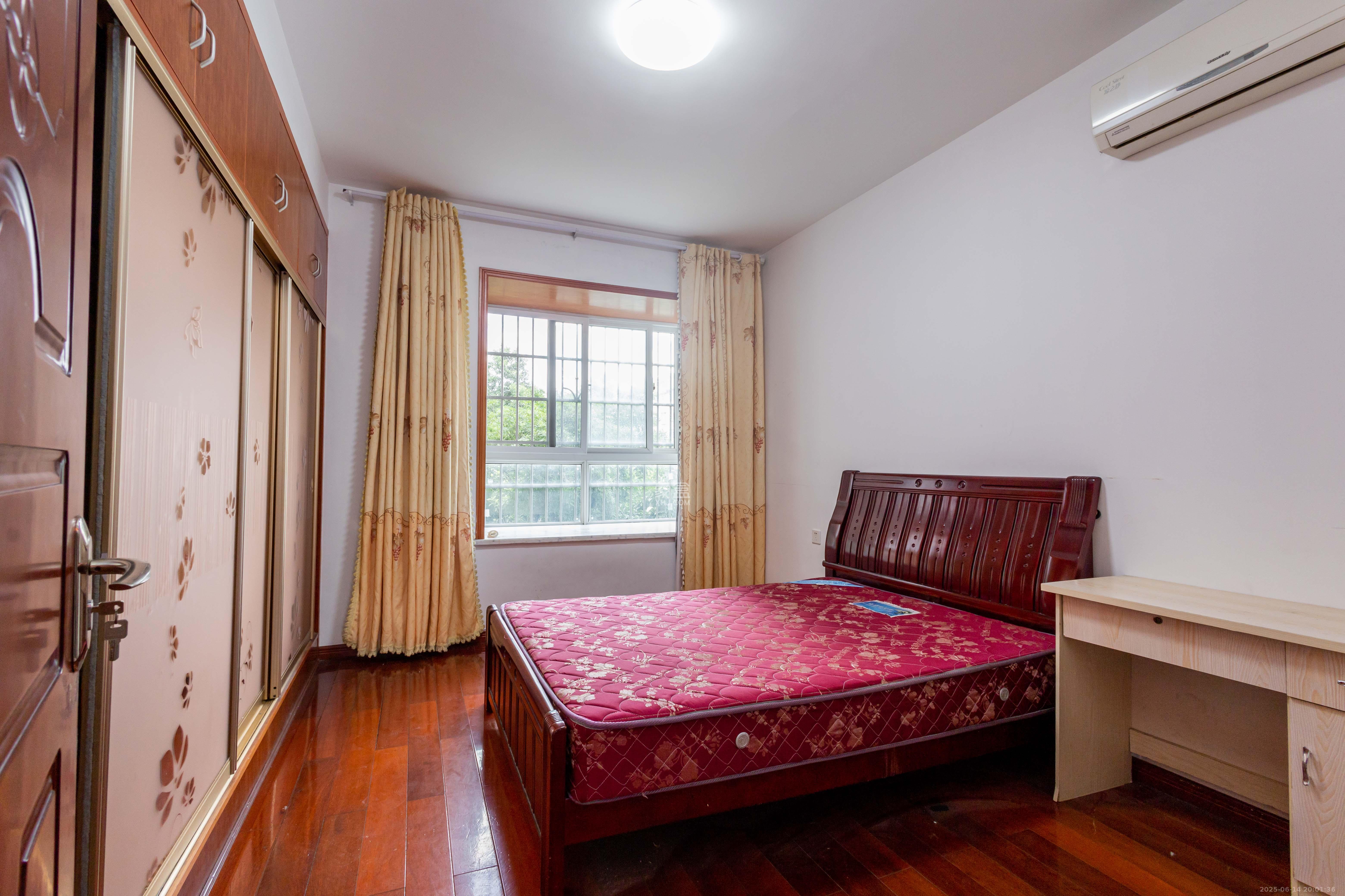 博雅湘水湾  2室2厅1卫    46.0万 博雅湘水湾  2室2厅1卫    46.0万卧室