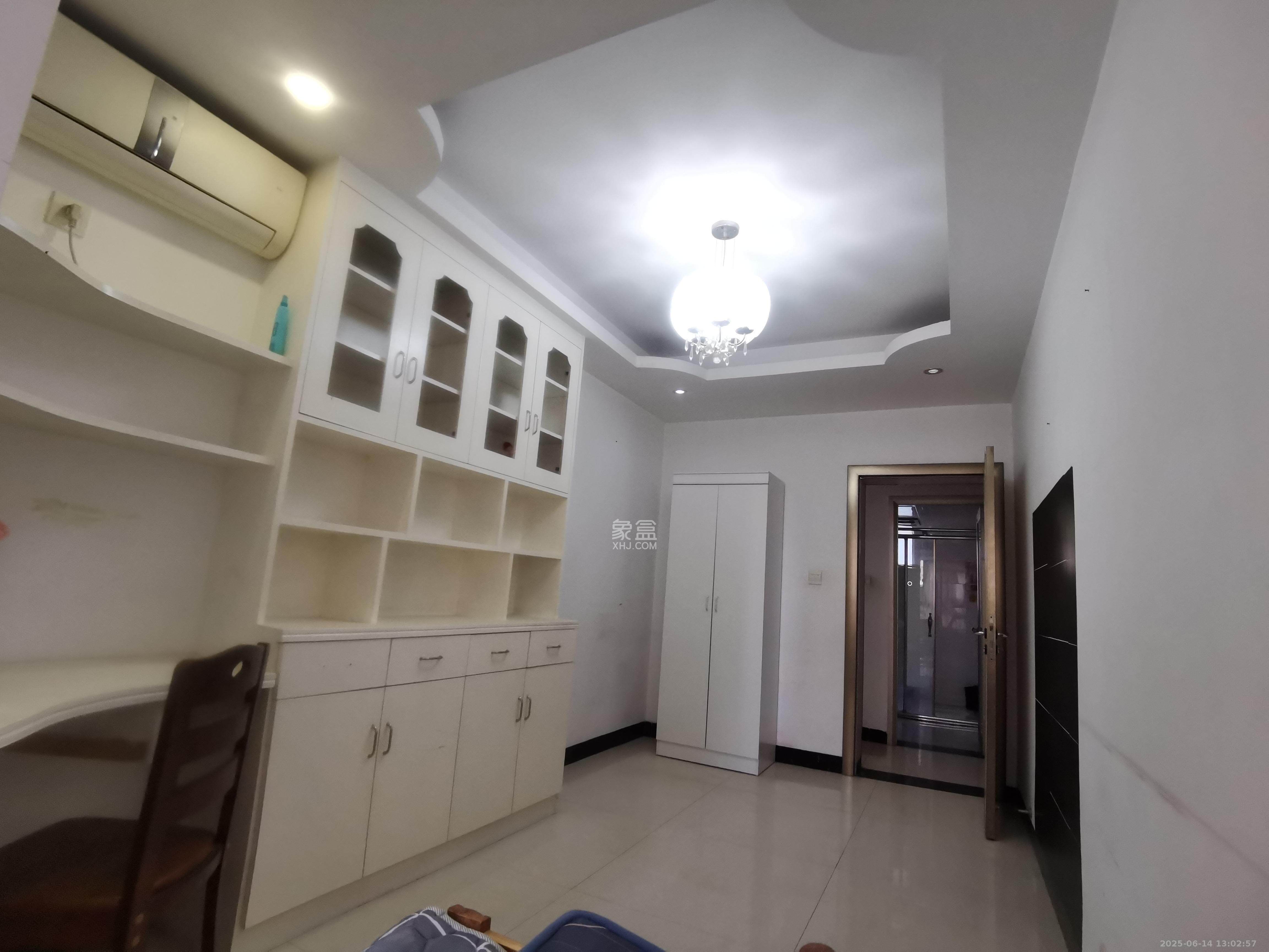 保利麓谷林语E区 1室1厅1卫 900.0元/月 保利麓谷林语E区 1室1厅1卫 900.0元/月室内图