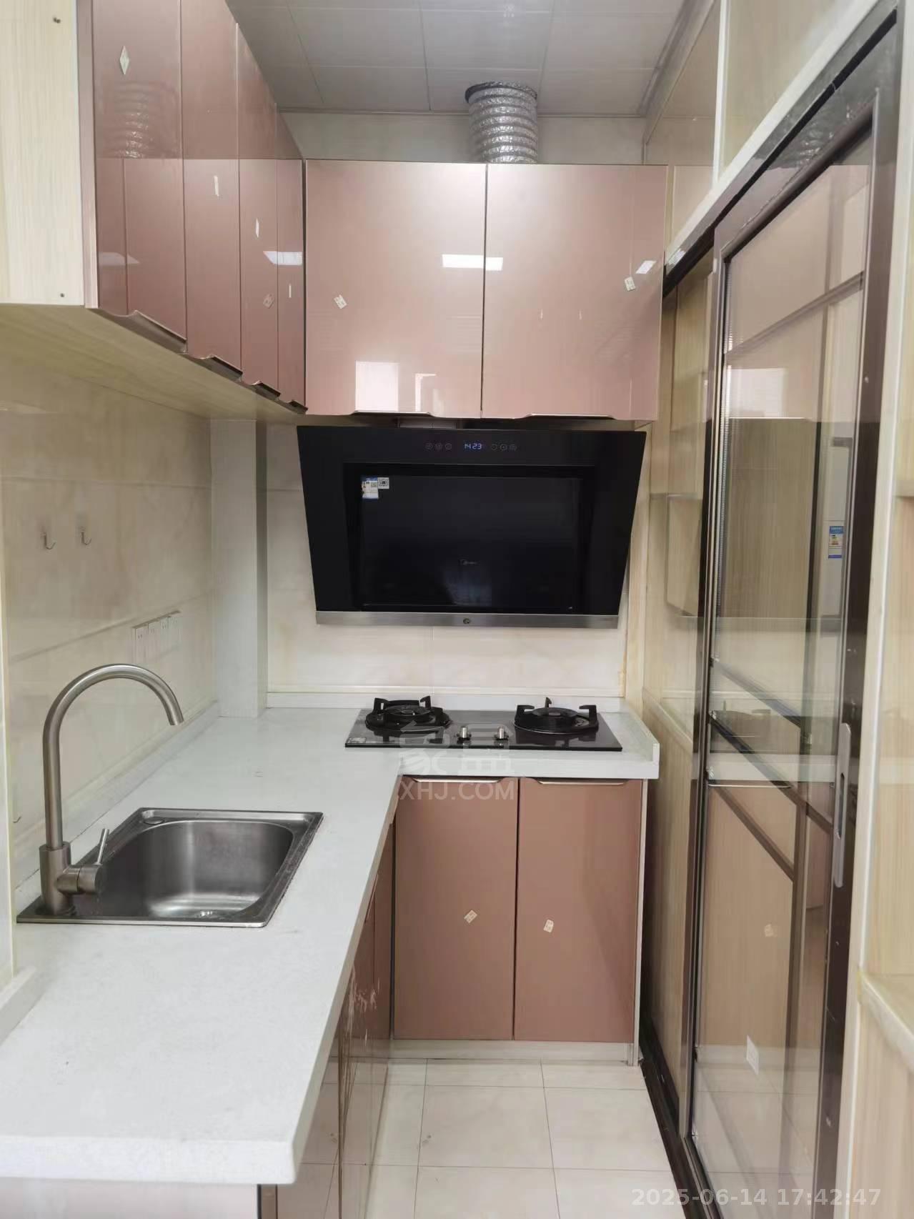 庐山一号 2室2厅1卫 2000.0元/月 庐山一号 2室2厅1卫 2000.0元/月室内图