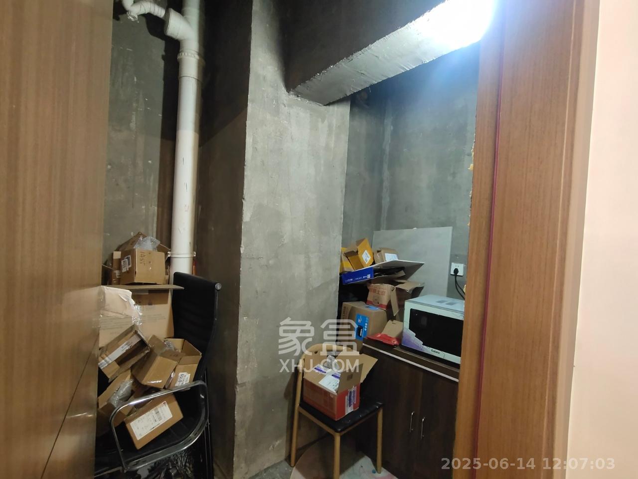 东怡外国（南湖一号)  2室1厅1卫   3000.00元/月室内图