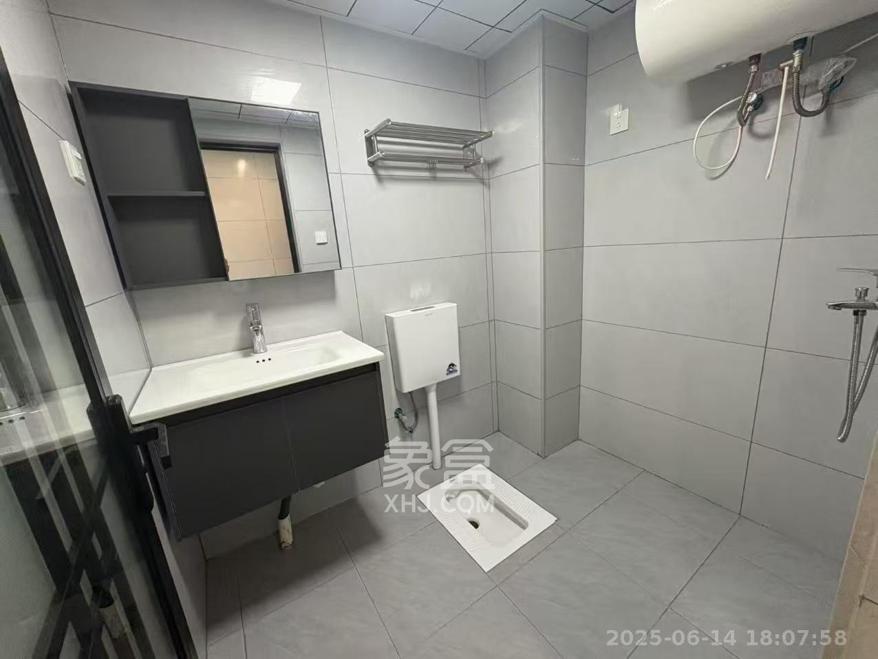 嘉裕大厦  1室1厅1卫   1600.00元/月室内图