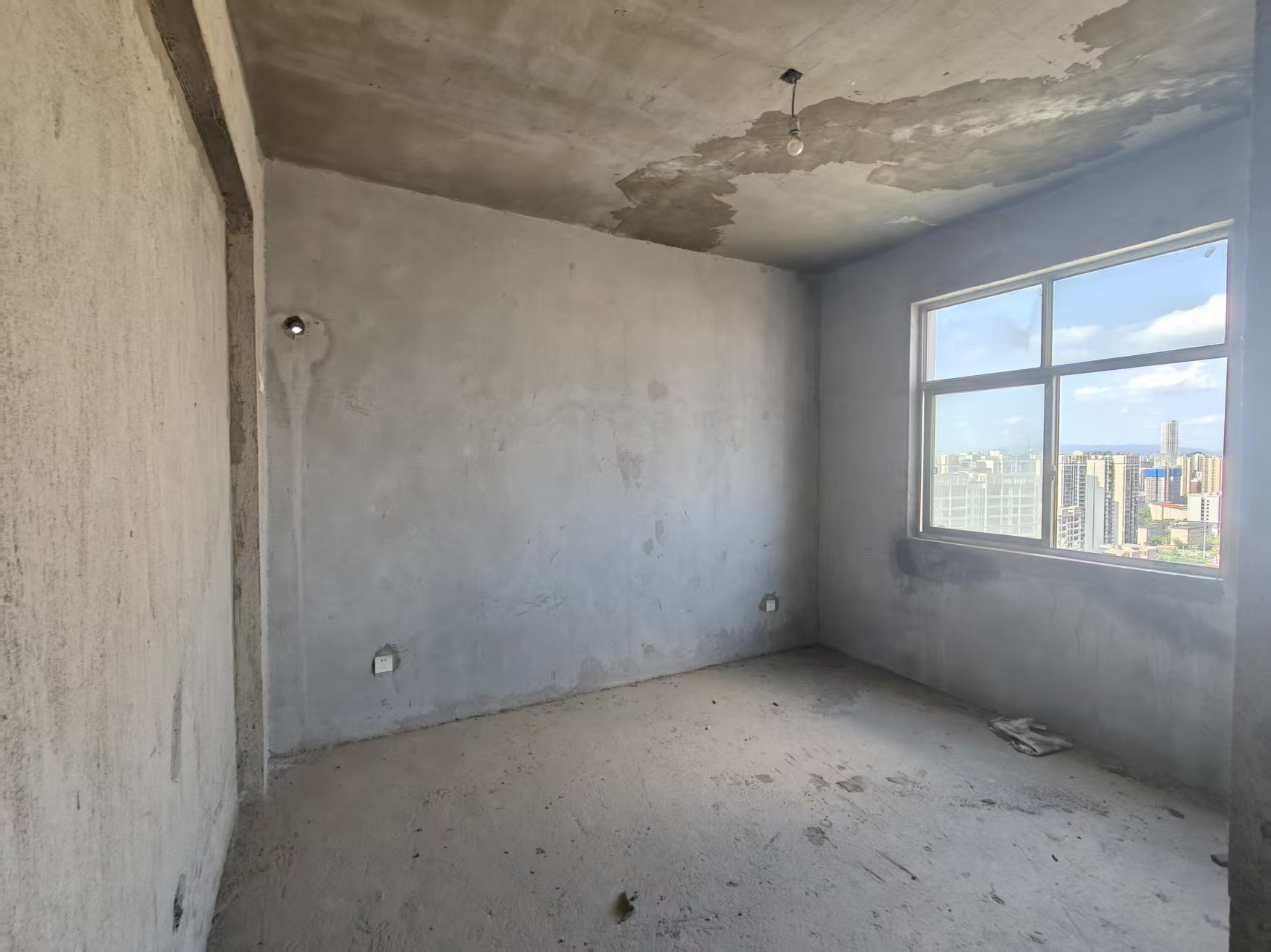 上和世家 4室2厅2卫 56.8万 上和世家 4室2厅2卫 56.8万客厅