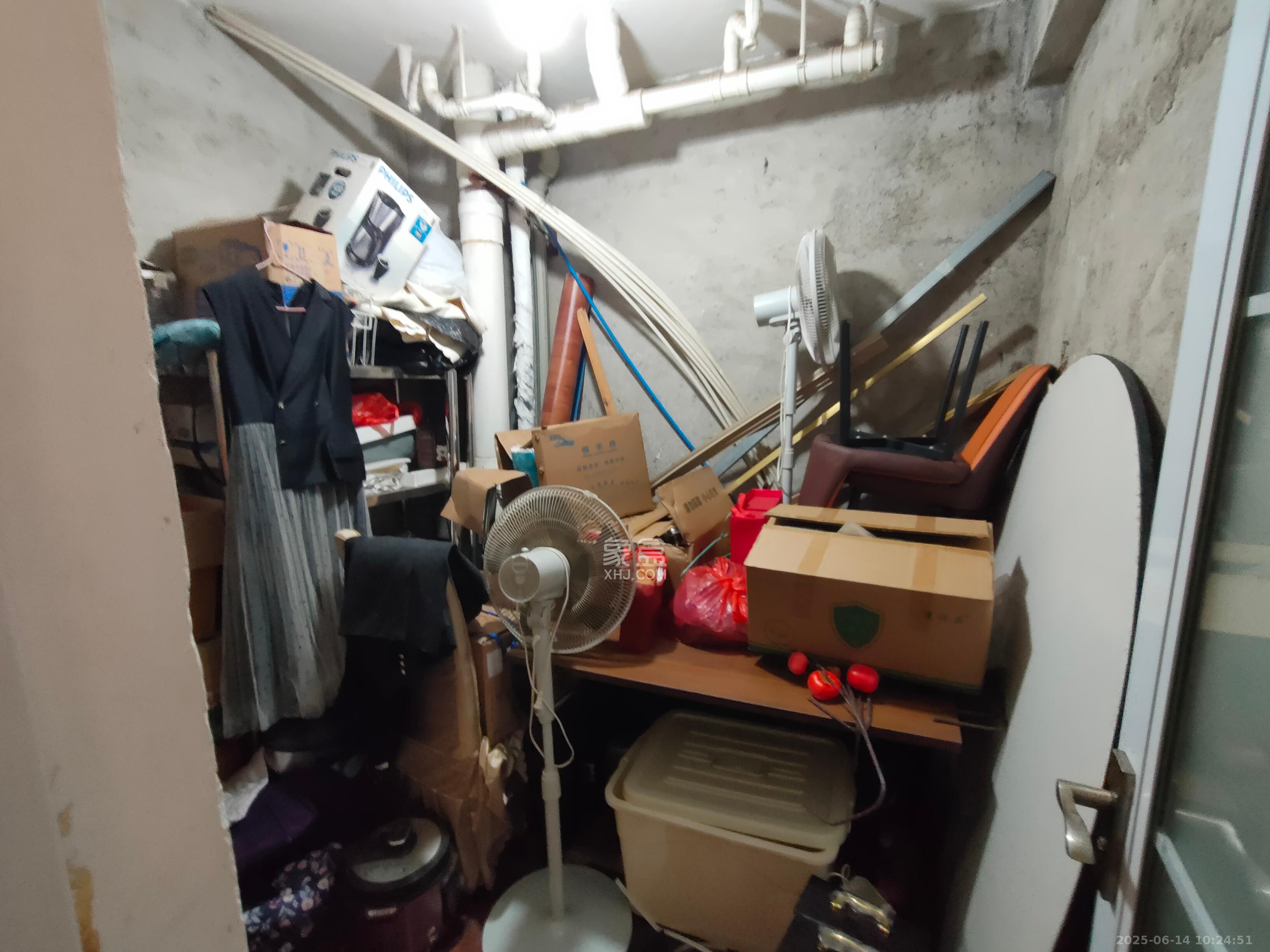 丽景新贵  4室2厅1卫   3800.00元/月室内图