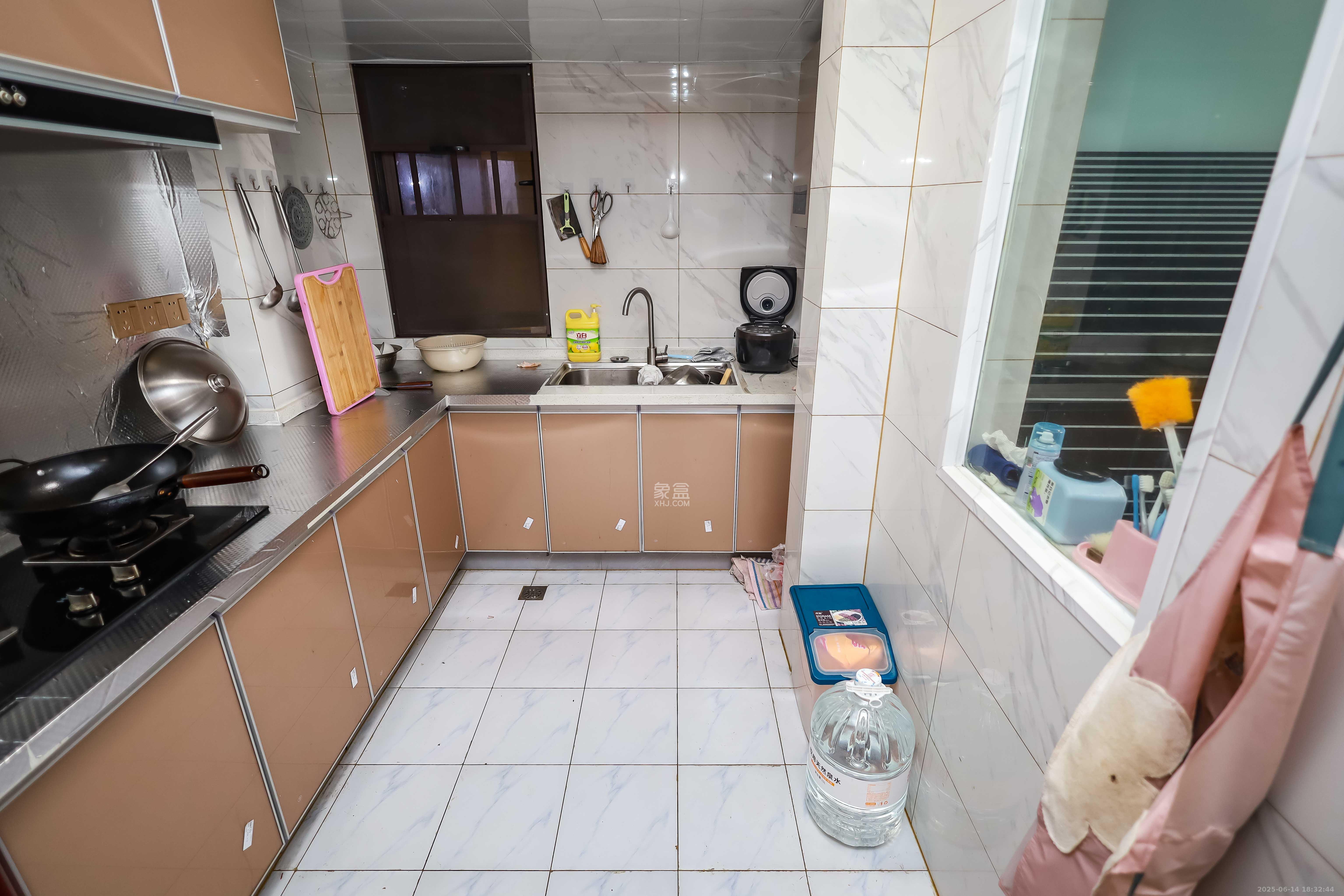 奥克斯缔壹城 3室2厅2卫 104.0万 奥克斯缔壹城 3室2厅2卫 104.0万厨房