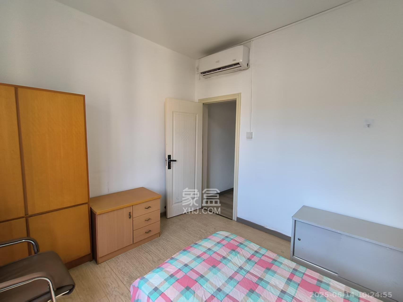 华天大酒店宿舍楼 2室1厅1卫 2600.0元/月 华天大酒店宿舍楼 2室1厅1卫 2600.0元/月室内图