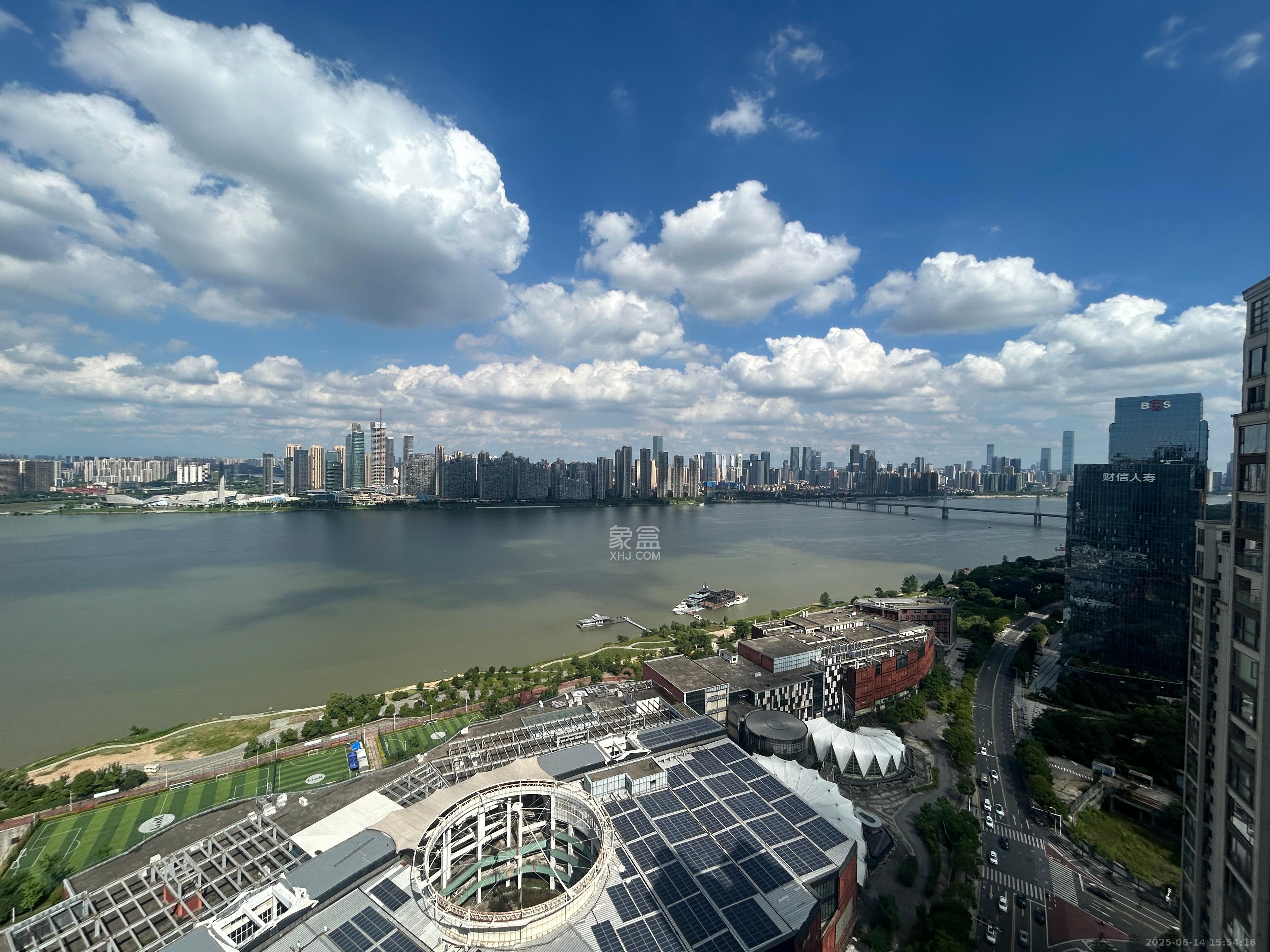 南山雍江汇（滨江国际新城）  4室2厅2卫   7500.00元/月室内图1