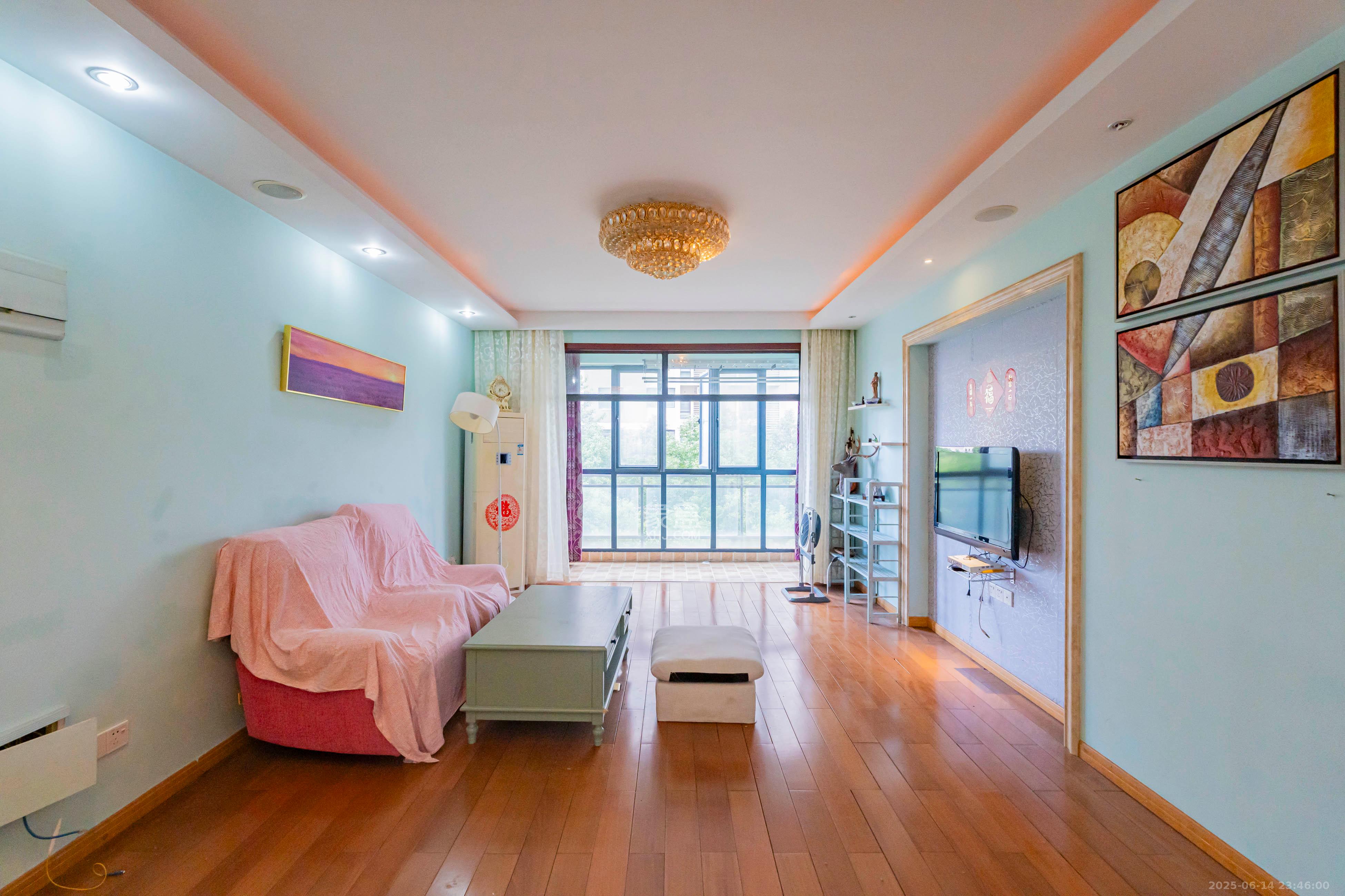 归心苑  3室2厅2卫    118.6万 归心苑  3室2厅2卫    118.6万客厅