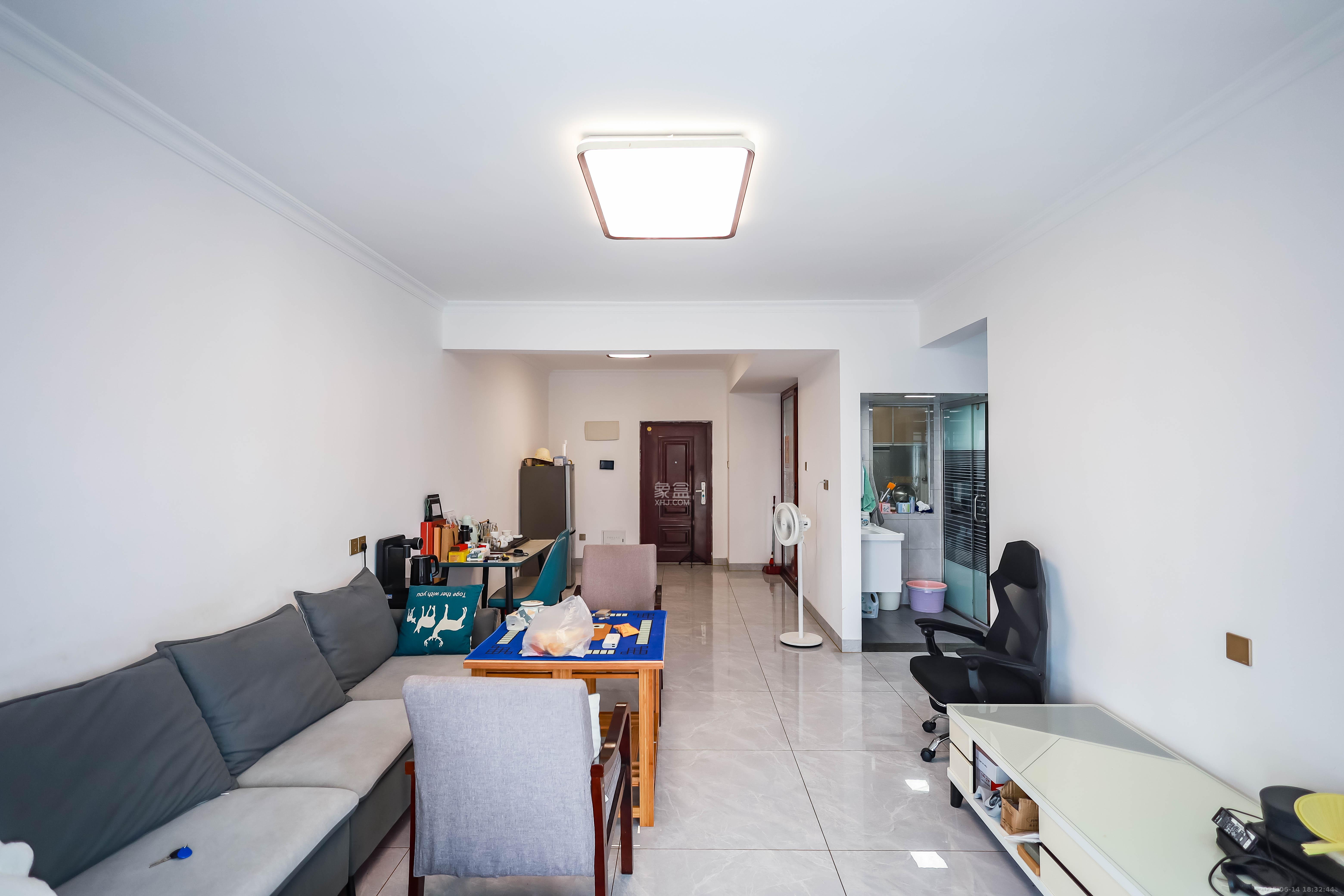 奥克斯缔壹城 3室2厅2卫 104.0万 奥克斯缔壹城 3室2厅2卫 104.0万客厅