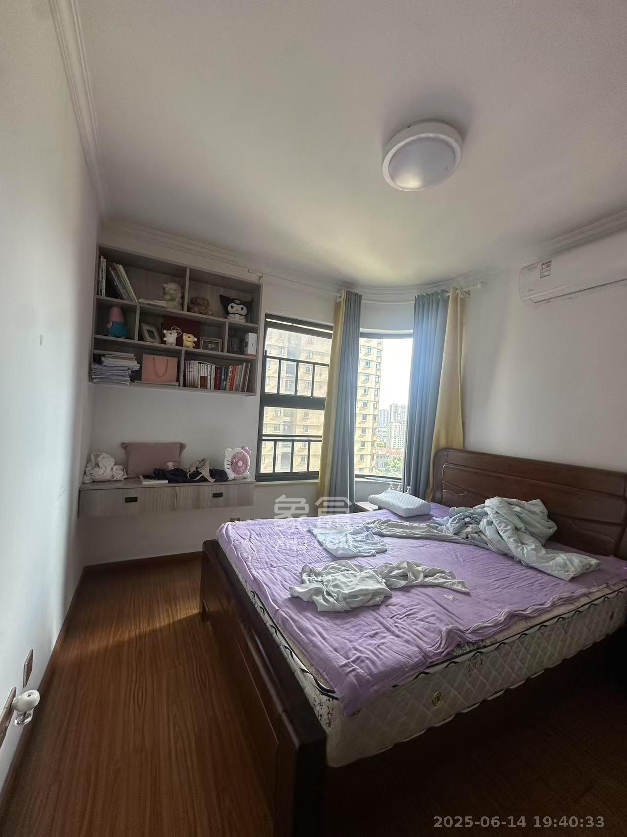 嘉雨兴园  2室2厅1卫    2600.0元/月 嘉雨兴园  2室2厅1卫    2600.0元/月室内图