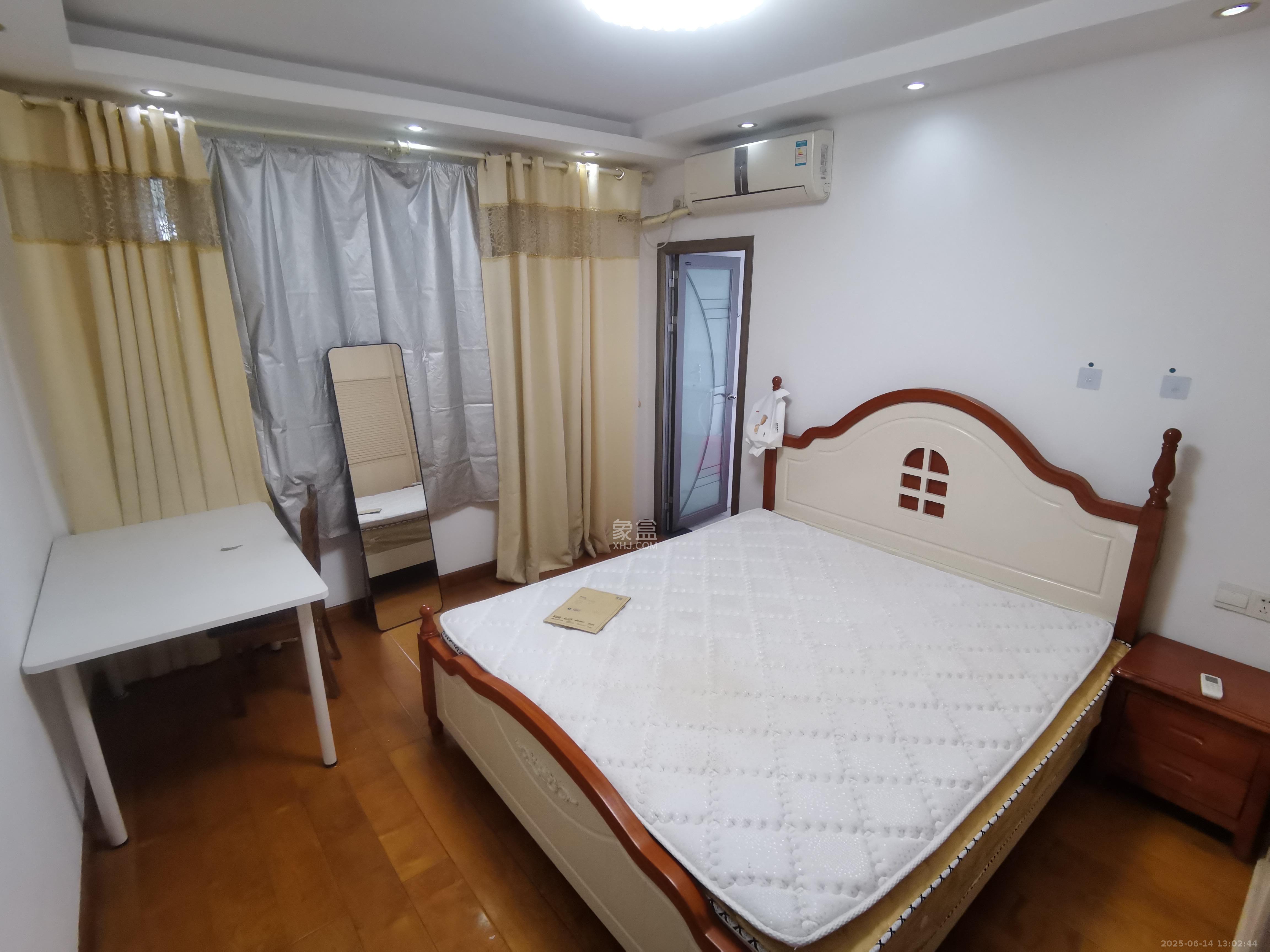 保利麓谷林语E区 1室1厅1卫 900.0元/月 保利麓谷林语E区 1室1厅1卫 900.0元/月室内图