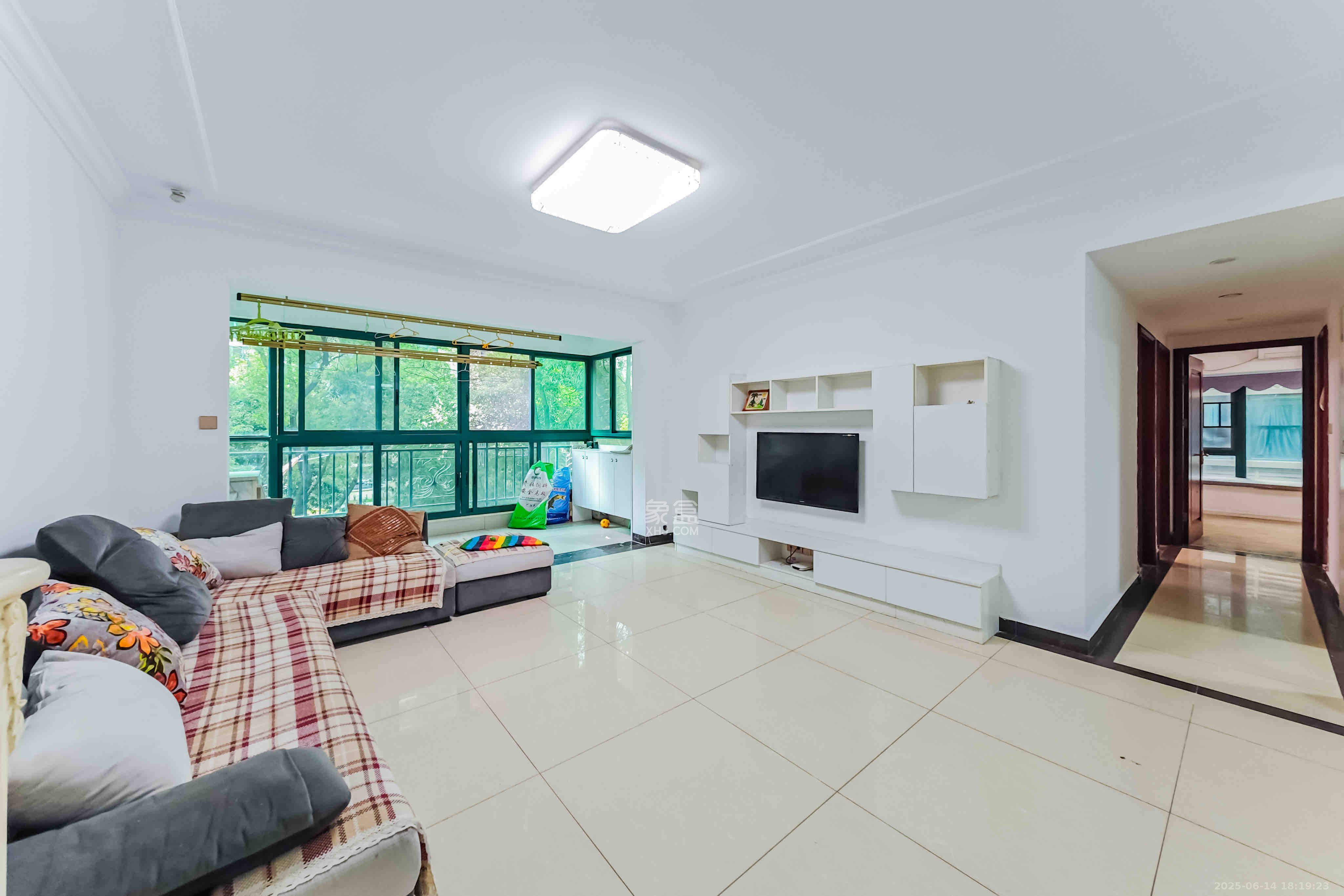 恒大绿洲 1室2厅2卫 2800.0元/月 恒大绿洲 1室2厅2卫 2800.0元/月室内图