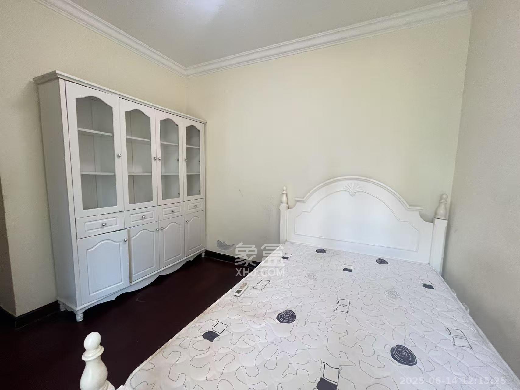 恒大雅苑 2室2厅1卫 2200.0元/月 恒大雅苑 2室2厅1卫 2200.0元/月室内图