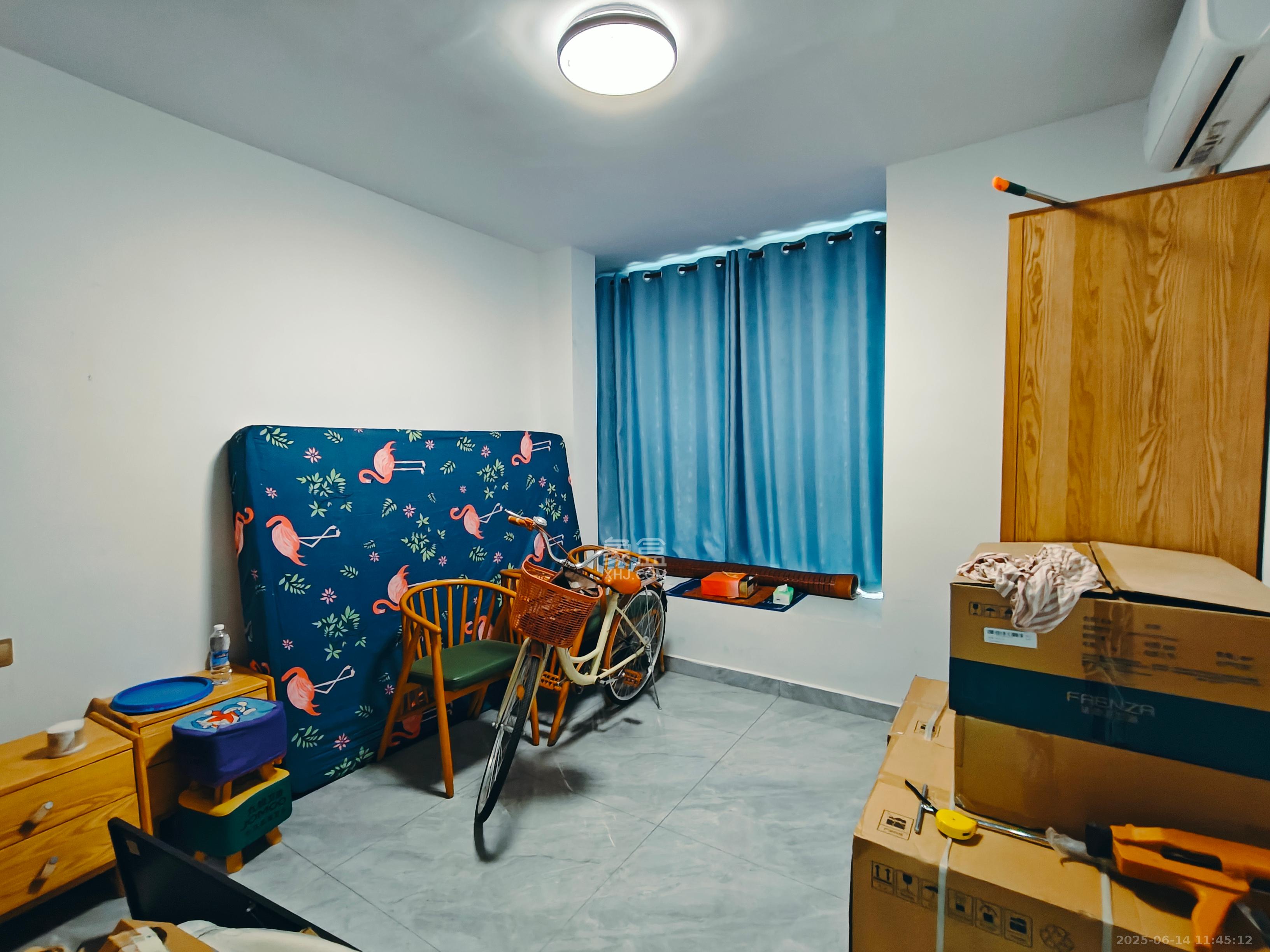 尊邸华庭  1室2厅1卫   2000.00元/月室内图