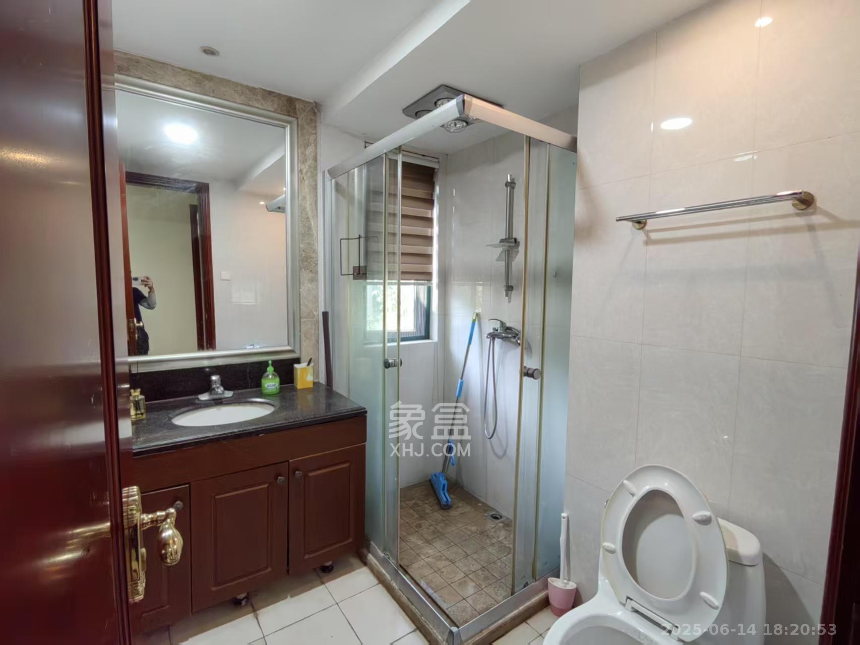 恒大城 4室2厅2卫 2800.0元/月 恒大城 4室2厅2卫 2800.0元/月室内图