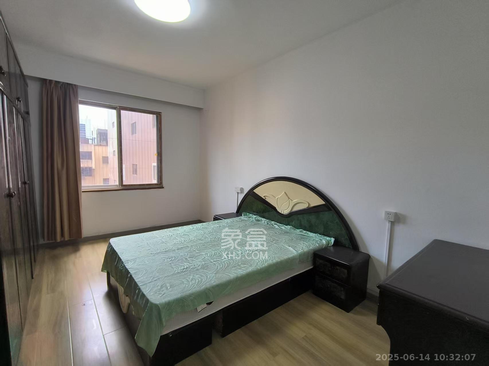 华天大酒店宿舍楼 2室1厅1卫 2900.0元/月 华天大酒店宿舍楼 2室1厅1卫 2900.0元/月室内图