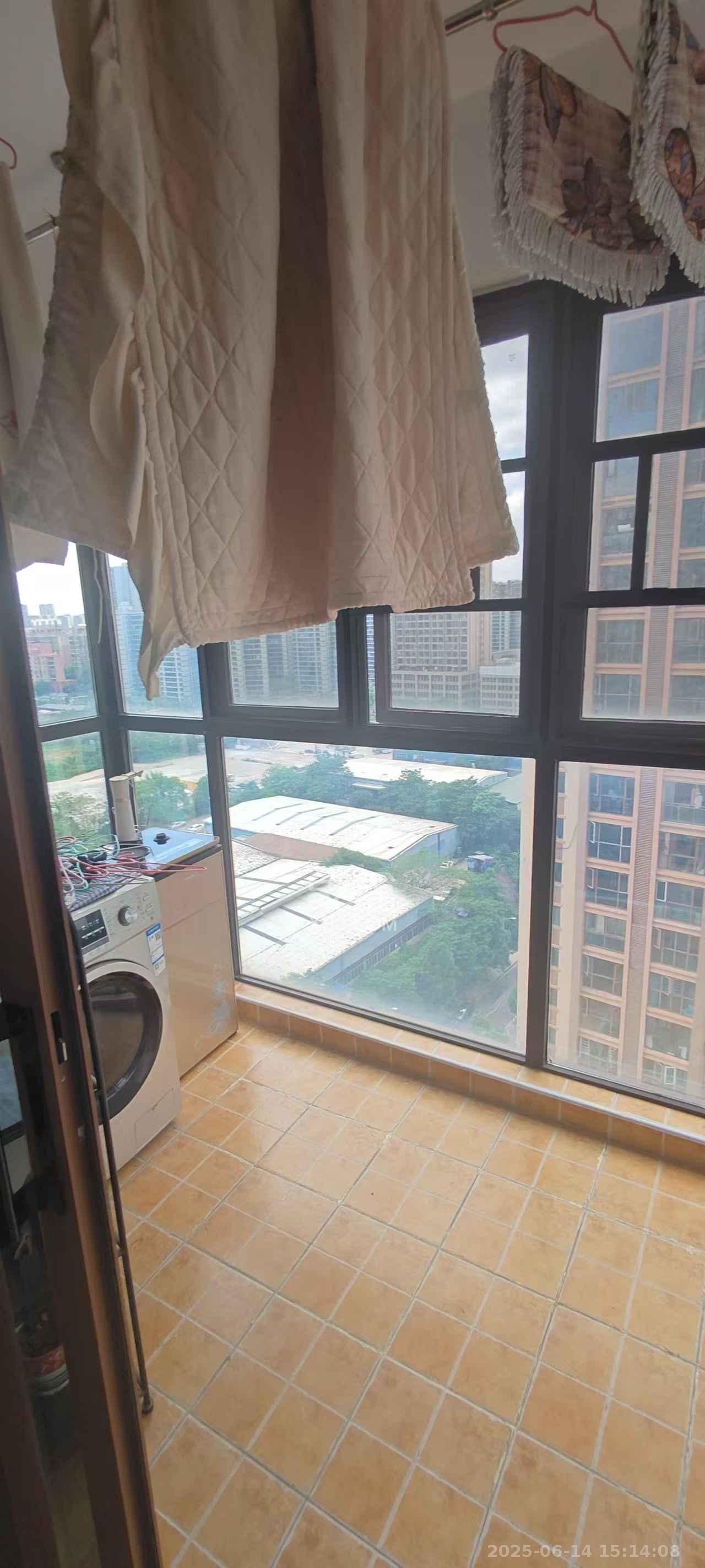 万里时代  3室2厅2卫   3000.00元/月室内图