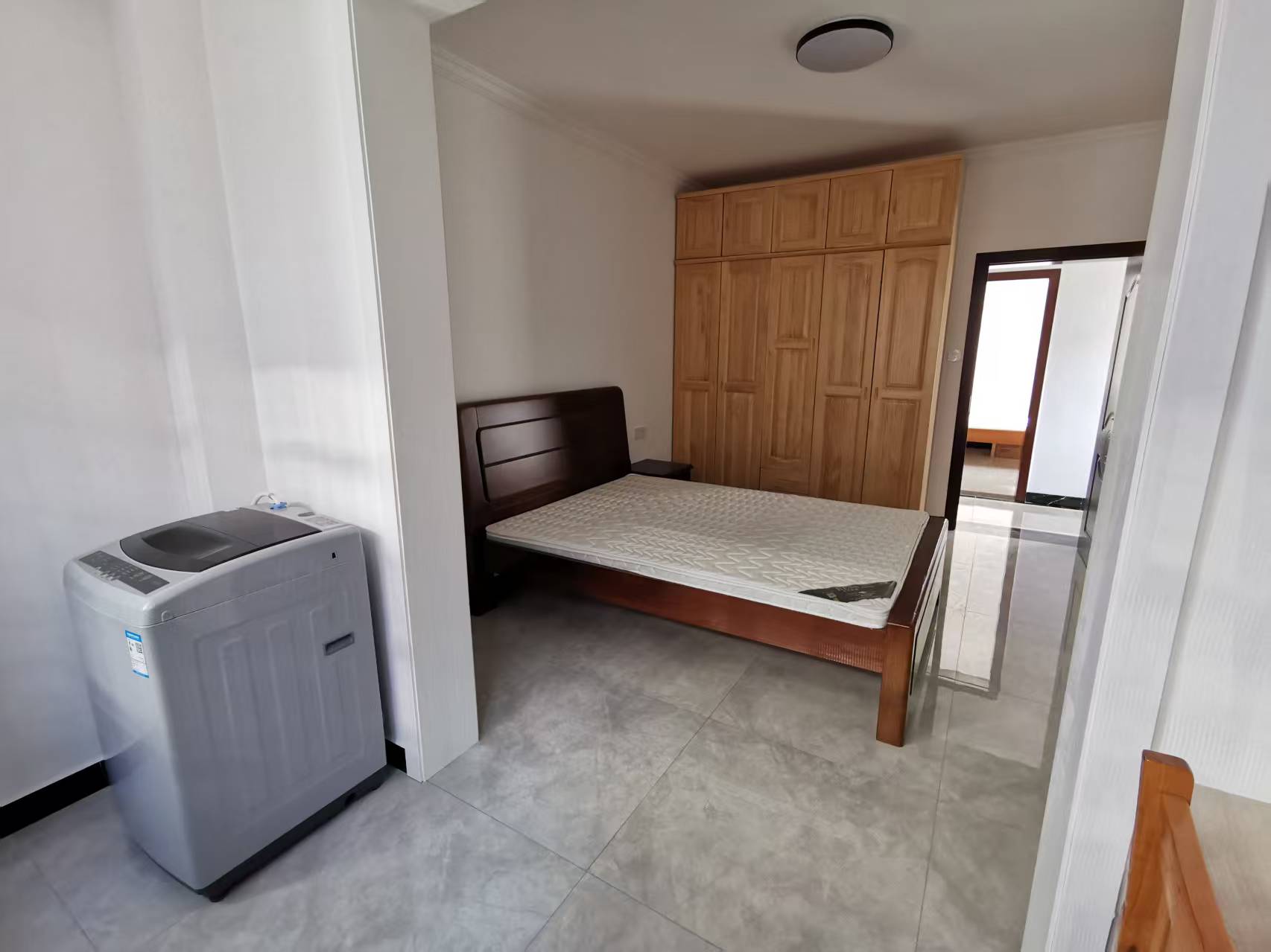 兴质苑住宅小区  3室2厅2卫    2000.0元/月室内图