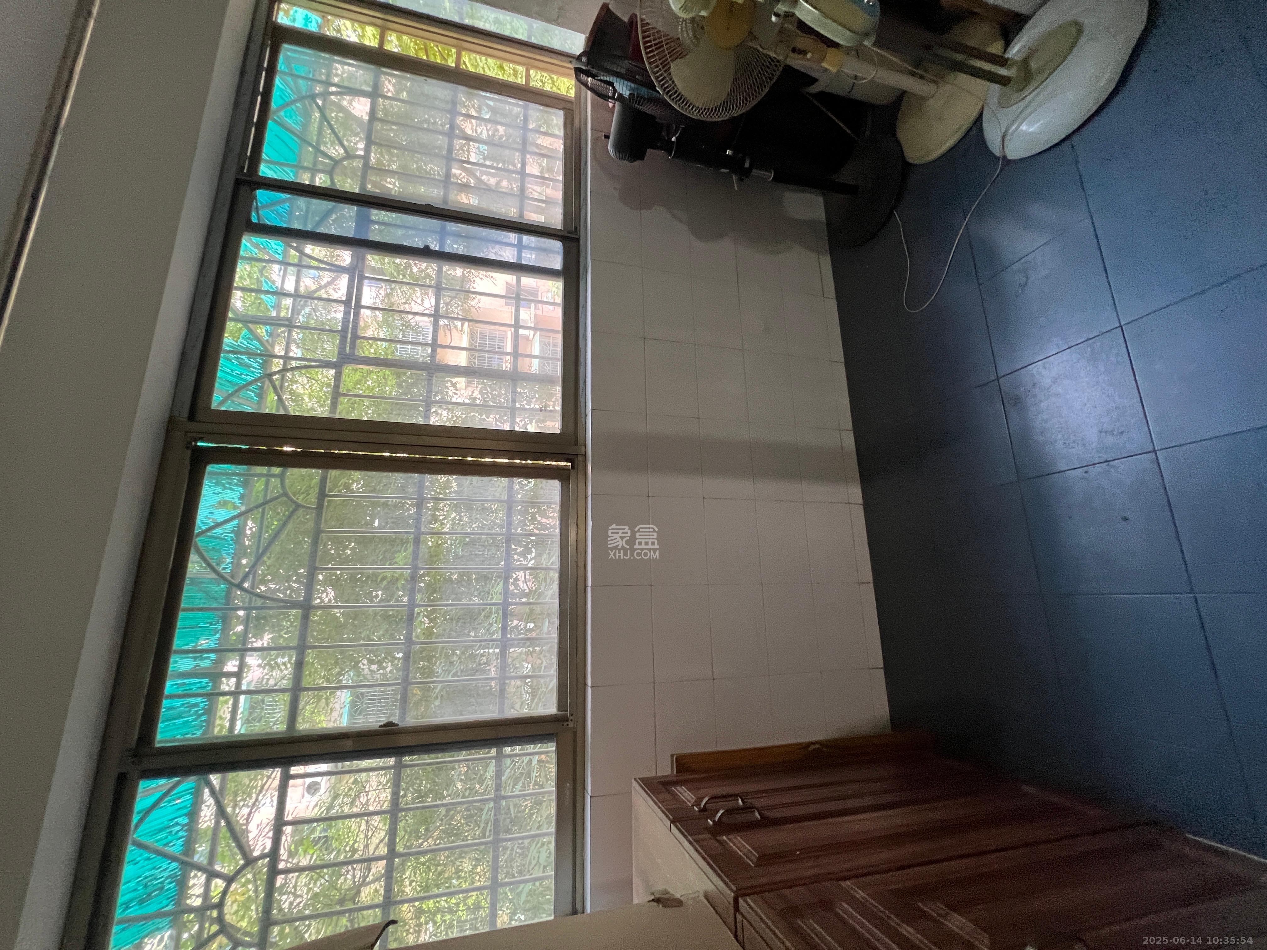 东南明苑 3室2厅2卫 2500.0元/月 东南明苑 3室2厅2卫 2500.0元/月室内图