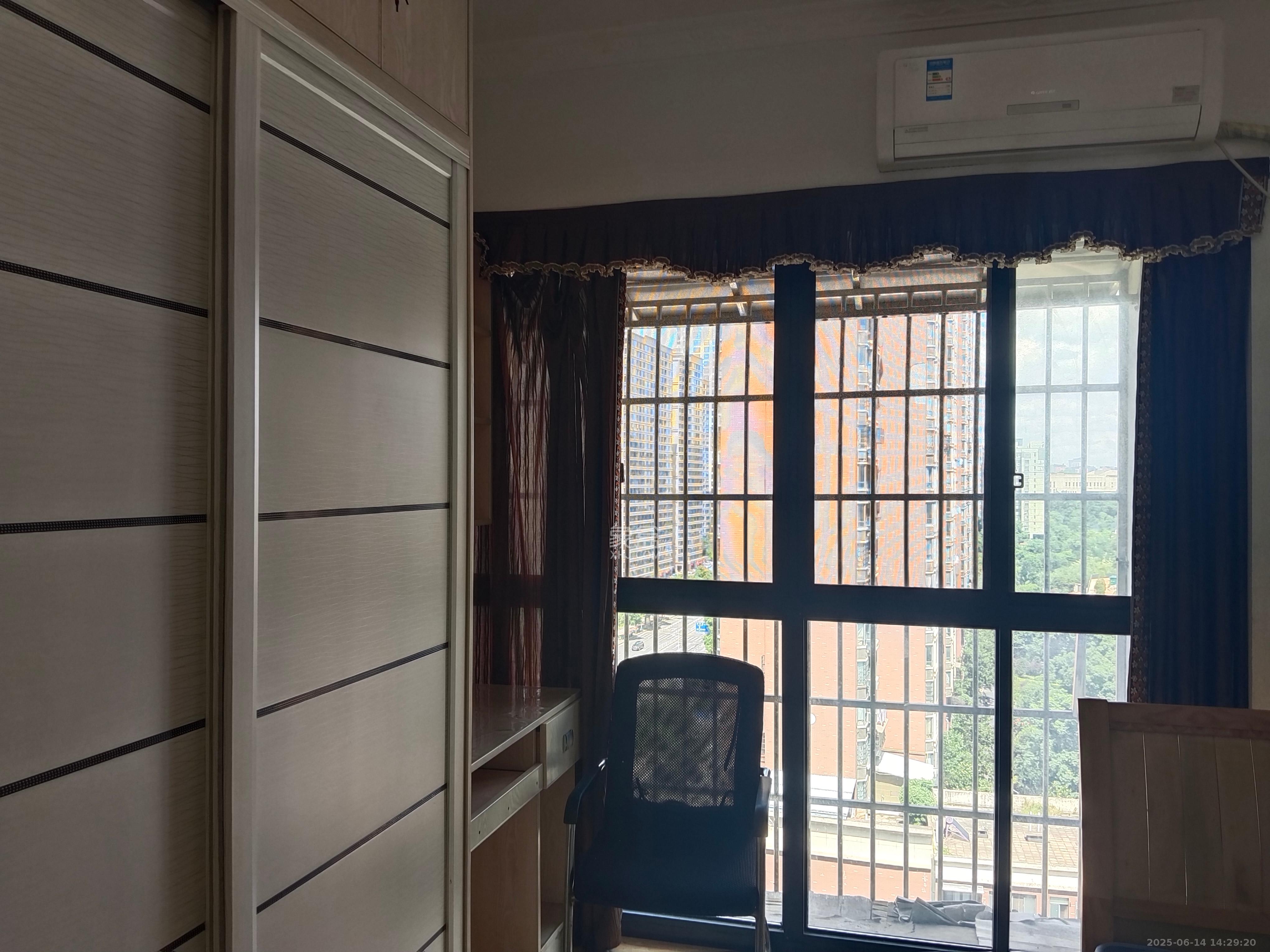 鑫远熙山 1室1厅1卫 1500.0元/月 鑫远熙山 1室1厅1卫 1500.0元/月室内图