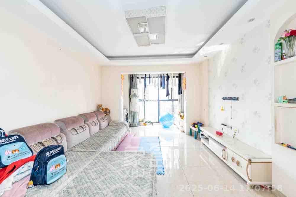 南庭城果  3室2厅1卫   2600.00元/月