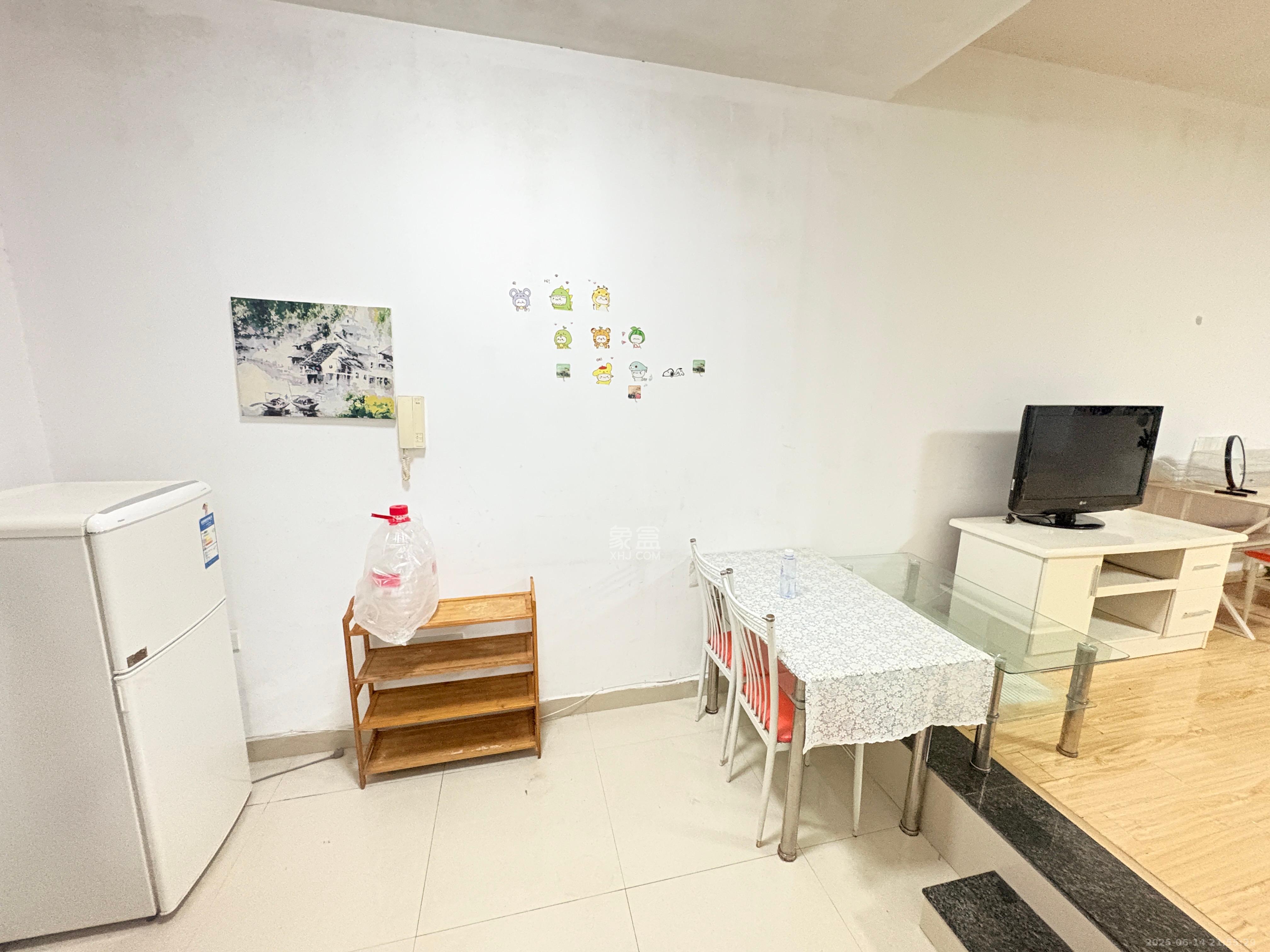 东玺门  1室1厅1卫   1800.00元/月室内图