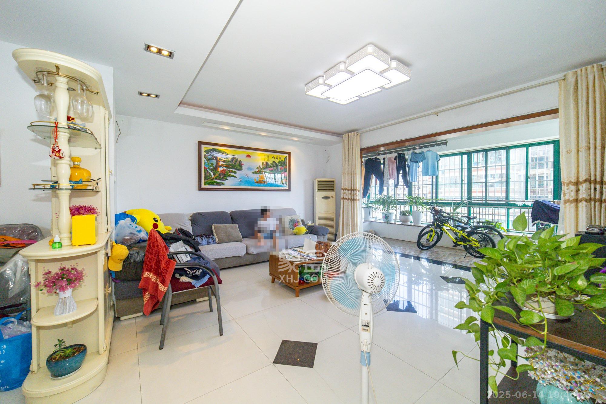 明城公寓 4室2厅2卫 100.0万 明城公寓 4室2厅2卫 100.0万客厅