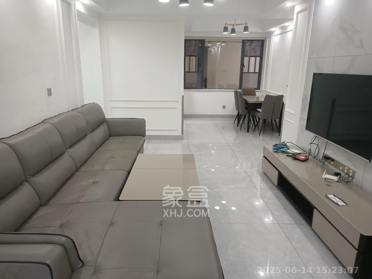 盛世耀凯  3室2厅1卫   2600.00元/月室内图