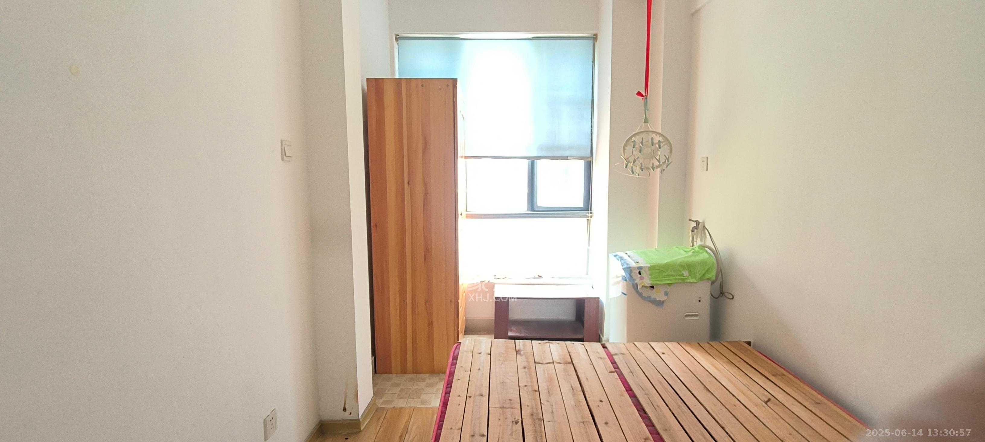 建鸿达华都(华都小户型及大华写字楼) 2室1厅1卫 2300.0元/月 建鸿达华都(华都小户型及大华写字楼) 2室1厅1卫 2300.0元/月室内图