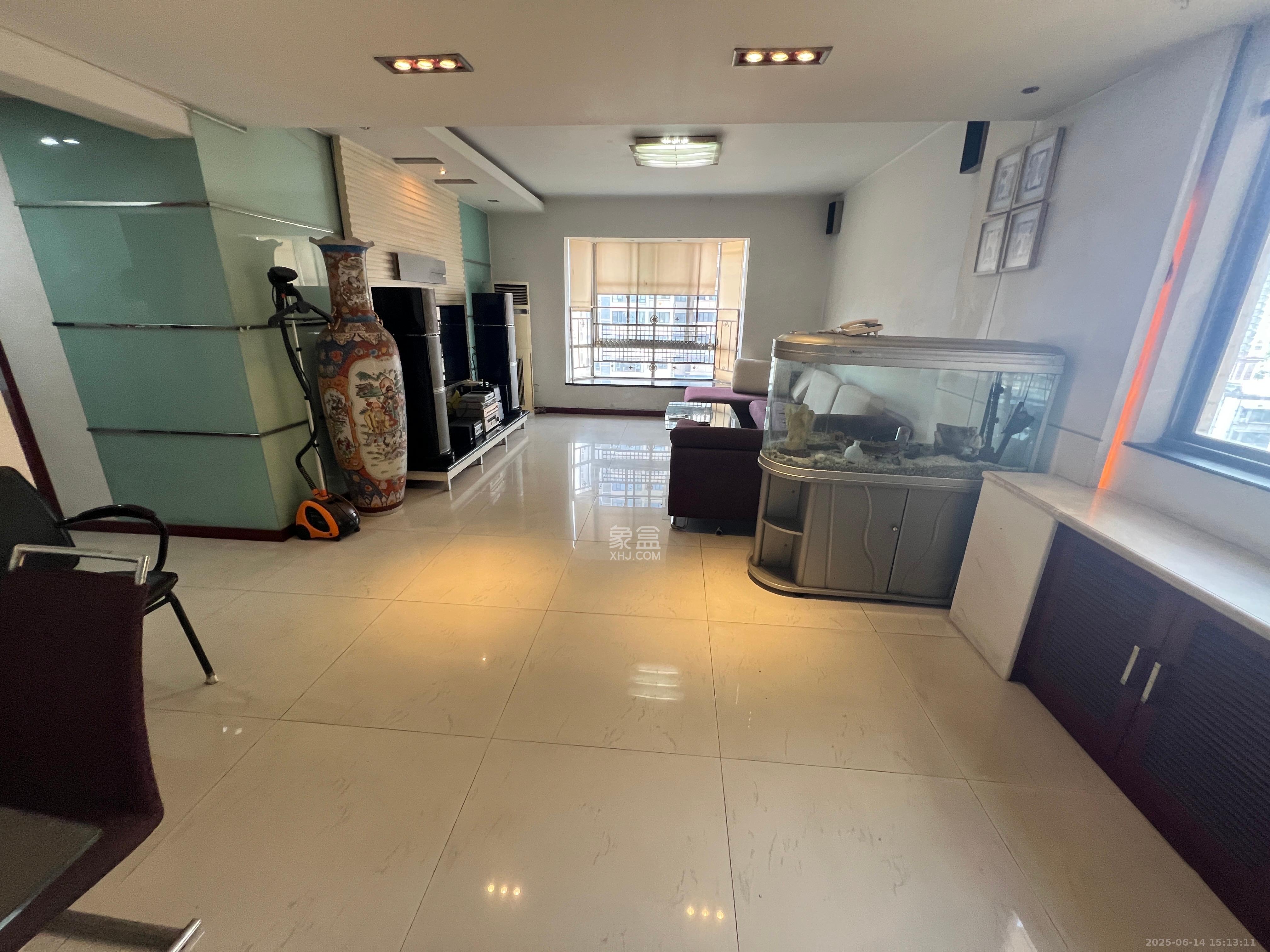 湖南第六工程有限公司机关小区(六公司机关大院) 4室1厅1卫 4000.0元/月 湖南第六工程有限公司机关小区(六公司机关大院) 4室1厅1卫 4000.0元/月室内图