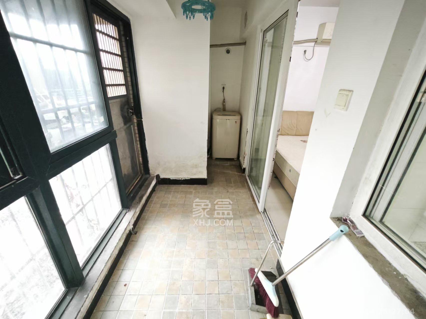 长房凤凰佳园  2室1厅1卫    1400.0元/月室内图