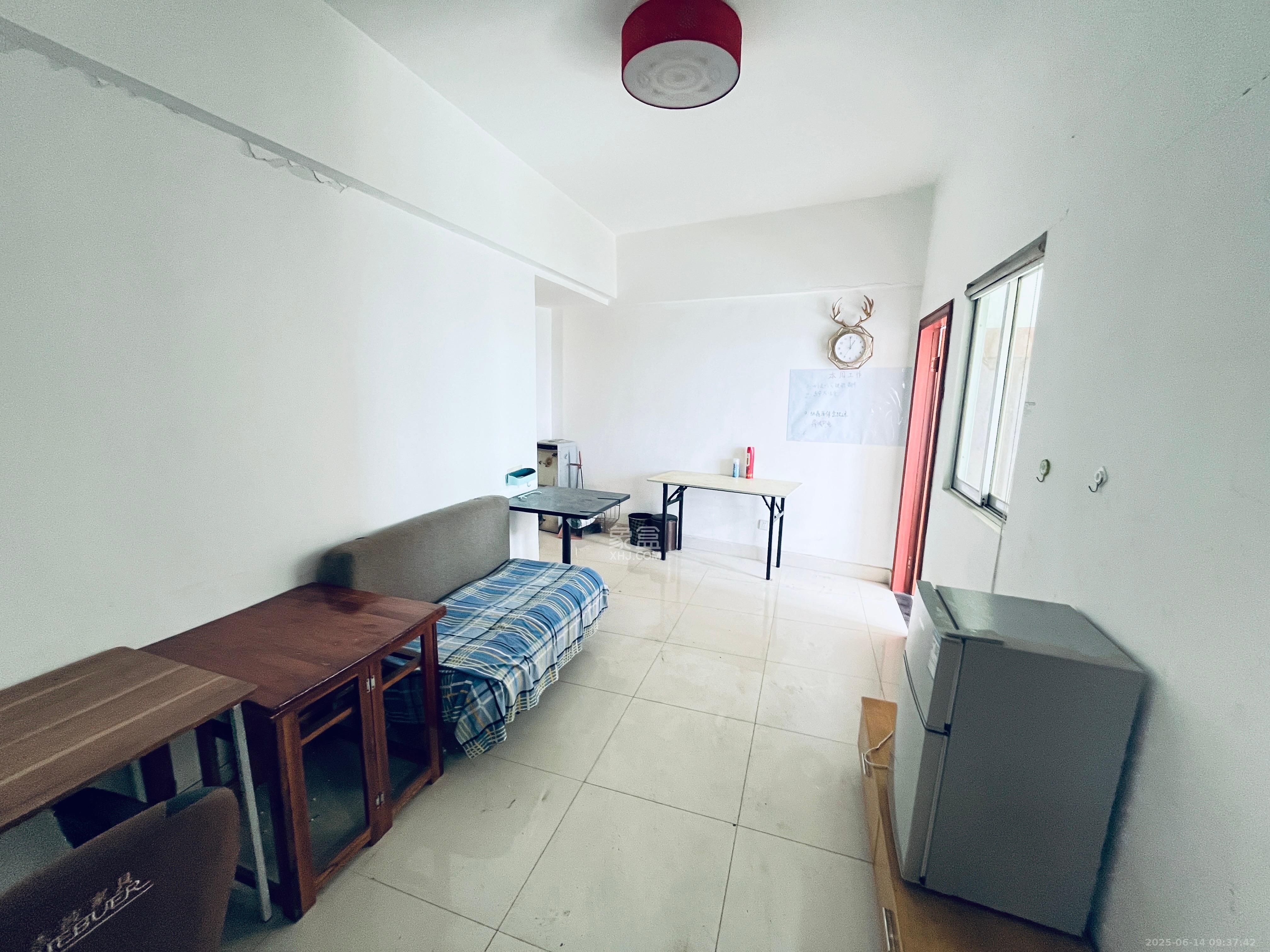 香槟小镇(香槟花苑) 1室1厅1卫 1400.0元/月 香槟小镇(香槟花苑) 1室1厅1卫 1400.0元/月室内图