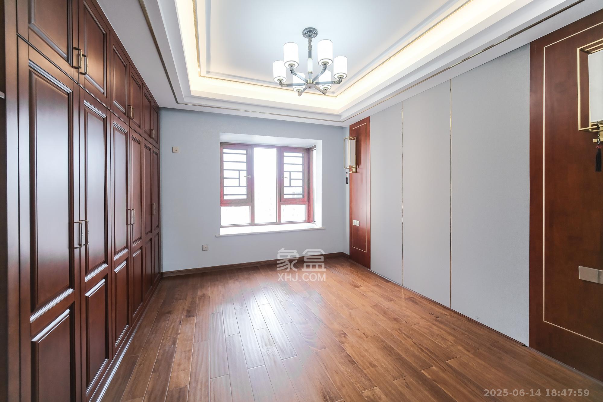 荣盛花语城  4室2厅2卫    93.0万 荣盛花语城  4室2厅2卫    93.0万卧室