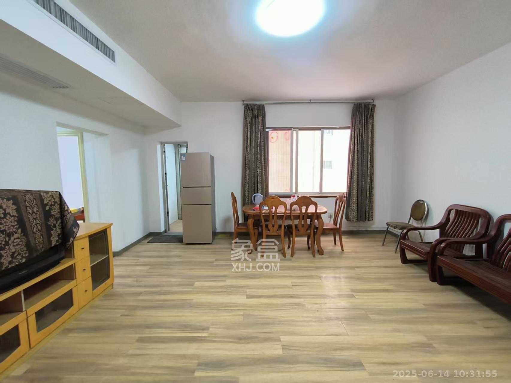 华天大酒店宿舍楼 2室1厅1卫 2900.0元/月 华天大酒店宿舍楼 2室1厅1卫 2900.0元/月室内图