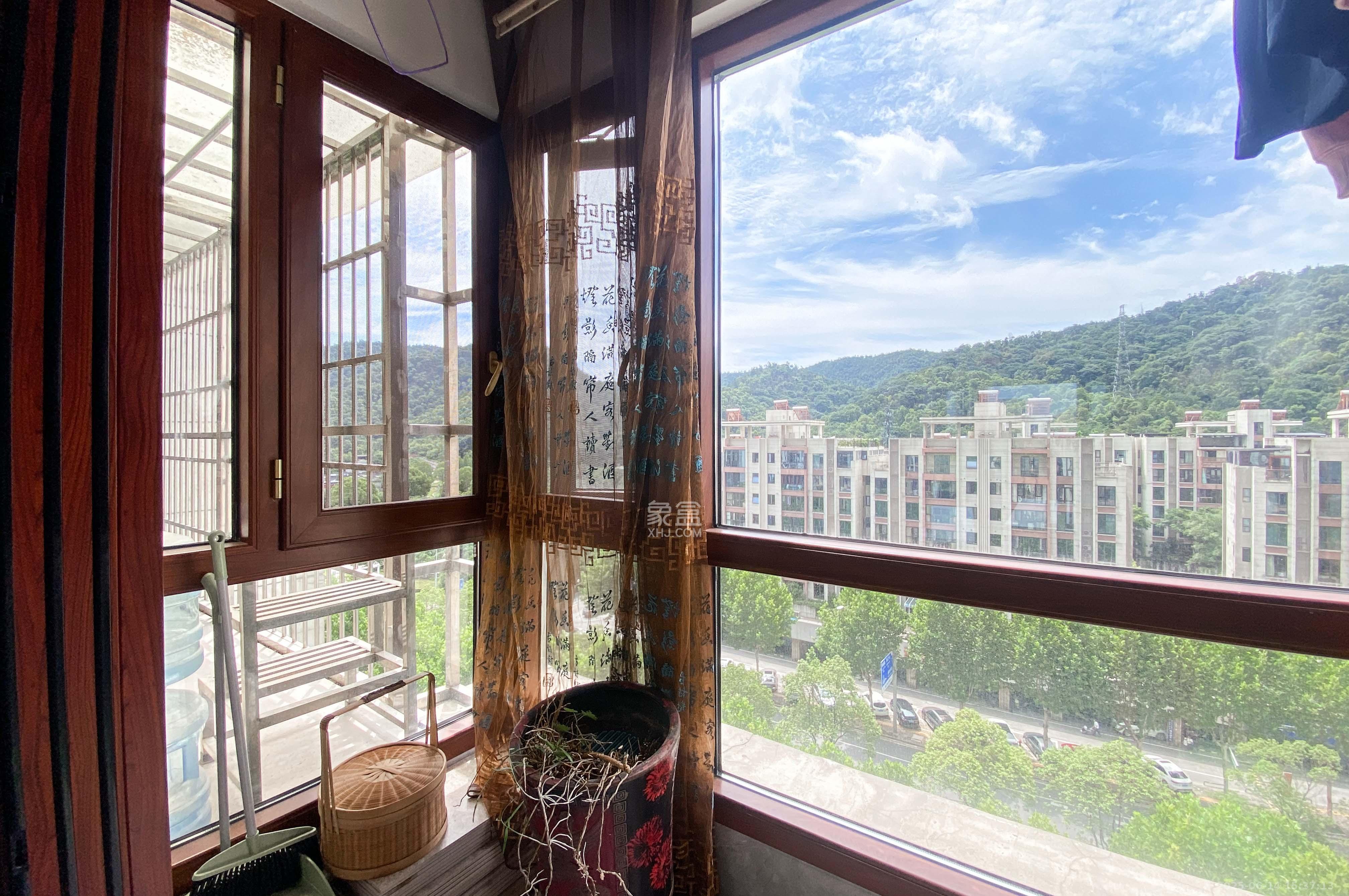 佳兆业云顶梅溪湖(佳兆业梅溪荟)  4室2厅2卫    230.0万 佳兆业云顶梅溪湖(佳兆业梅溪荟)  4室2厅2卫    230.0万其他